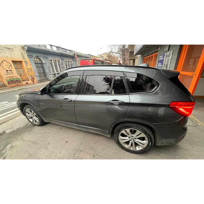 Bota Aguas 2mm Negro Brillante - BMW x1 2019 6 piezas 1