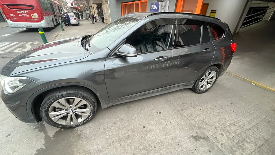 Bota Aguas 2mm Negro Brillante - BMW x1 2019 6 piezas 4