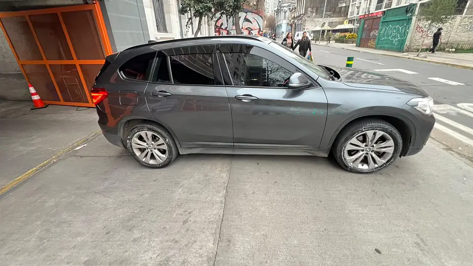 Bota Aguas 2mm Negro Brillante - BMW x1 2019 6 piezas 7
