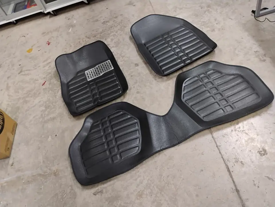 Set Alfombras auto bandeja camello 3D universales cuero eva  5