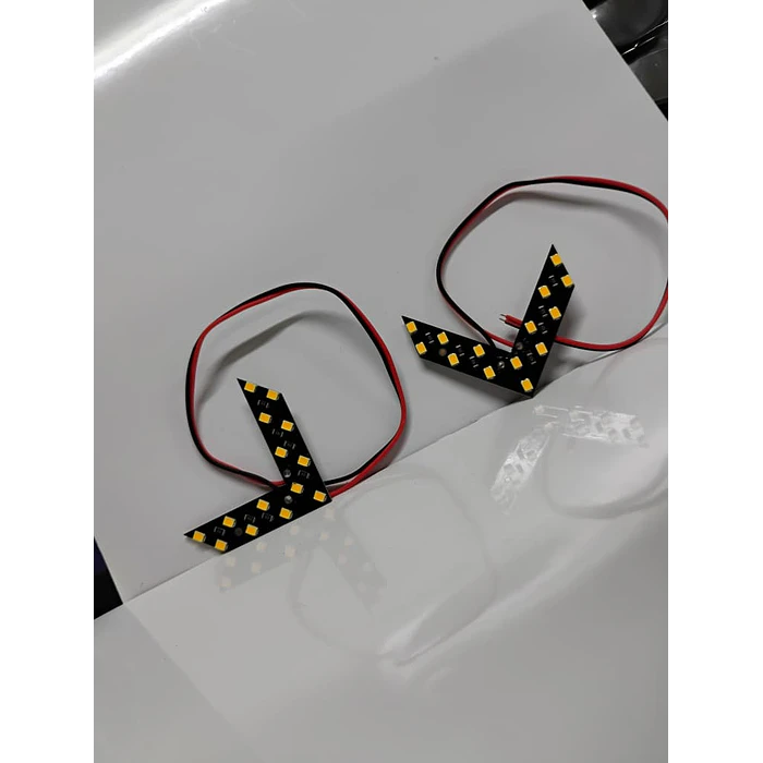 Luz Led Flecha Para Espejo Retrovisor 12V 14 SMD Universal 15