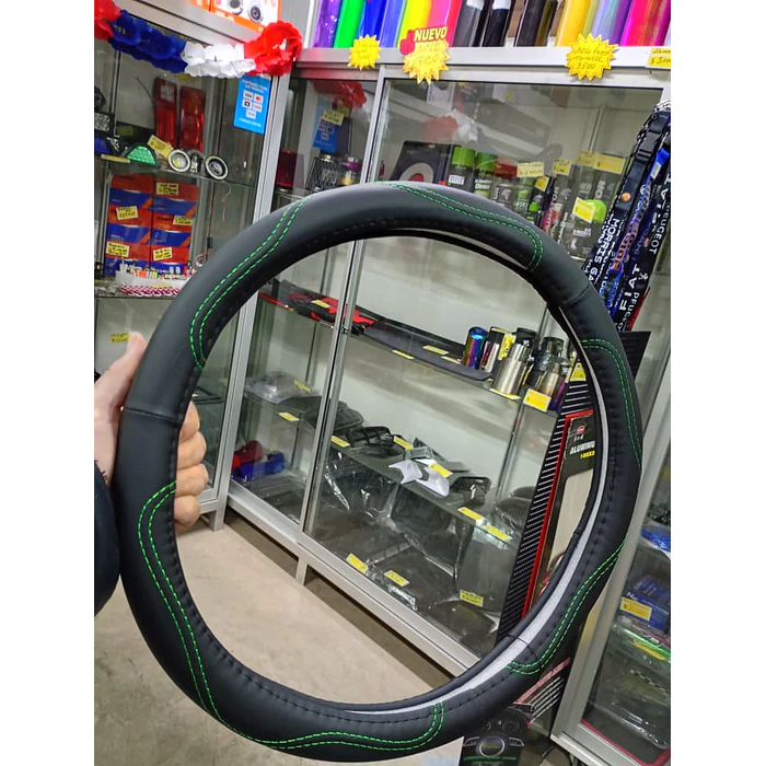 forro cubre volante de autos de eco cuero de alta calidad negro con Hilo verde 3