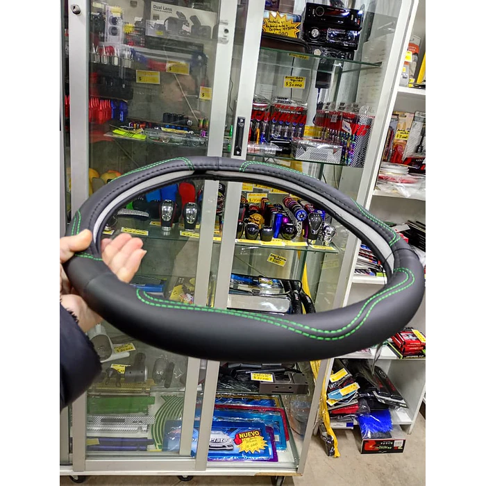 forro cubre volante de autos de eco cuero de alta calidad negro con Hilo verde 5