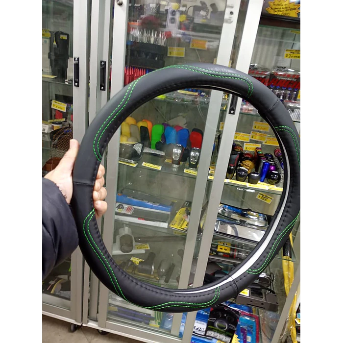 forro cubre volante de autos de eco cuero de alta calidad negro con Hilo verde 7