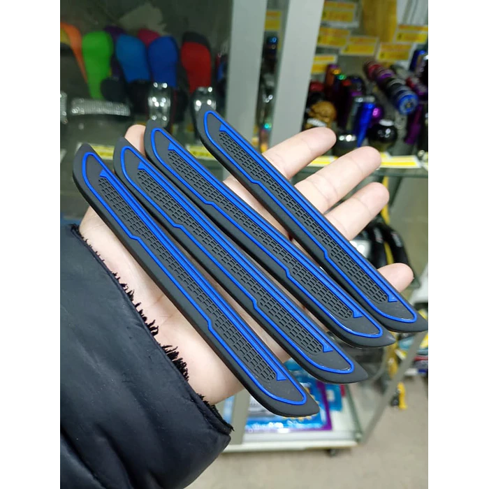Set de 4 Protectores Anti-golpes y Rayones para Bordes de Puertas de Auto (Diseño Deportivo) 3