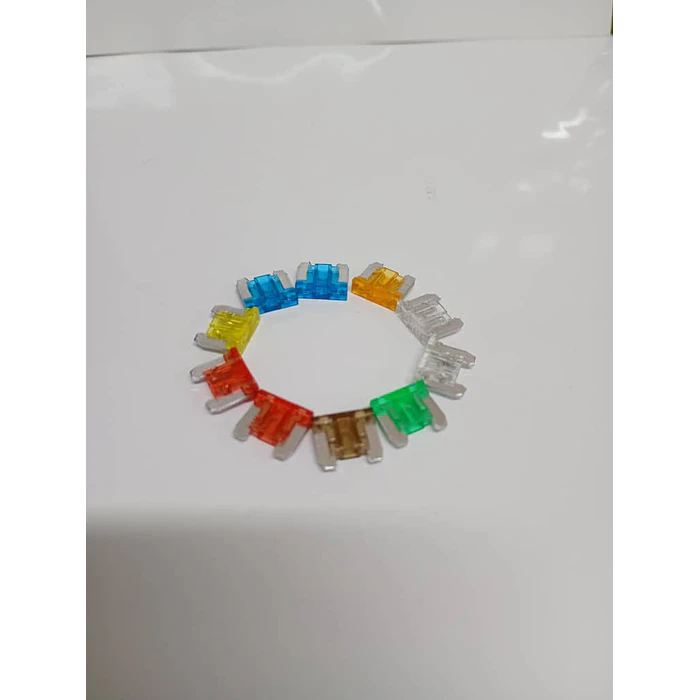 Juego de fusibles en blister de tamaño - micro patas cortas 8