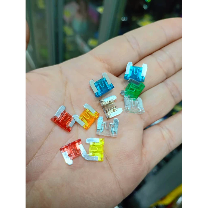 Juego de fusibles en blister de tamaño - micro patas cortas 10