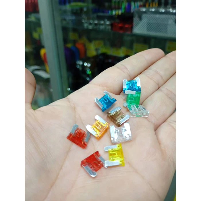 Juego de fusibles en blister de tamaño - micro patas cortas 12