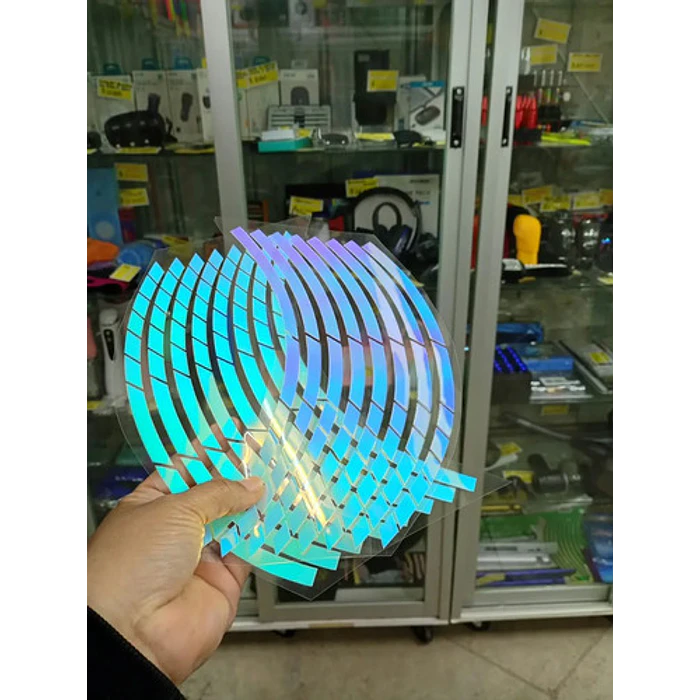 Cinta Adhesiva Holográfica Reflectante Para Llantas De Autos 4