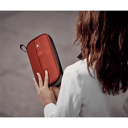  Portadocumento con protección RFID 5.0 color rojo Victorinox