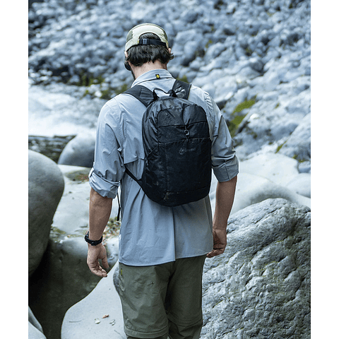 Mochila Ultralight Lakfe 15L Black Gnomo