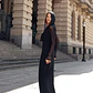 Vestido Nahla Black – Elegancia en Tul con Capucha - Miniatura 3