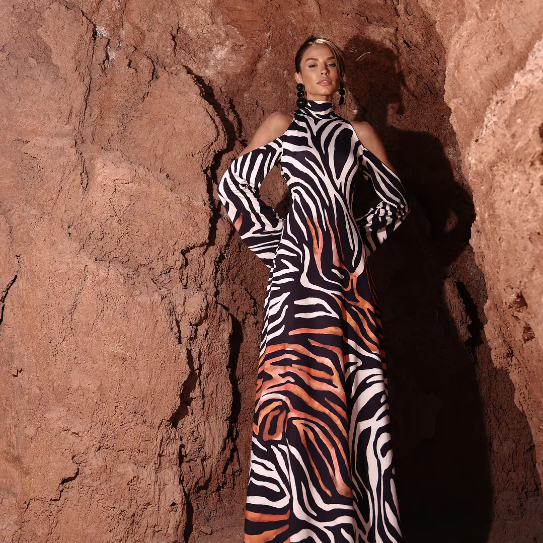 Vestido Salar Desierto: Exclusividad en Cada Movimiento 1