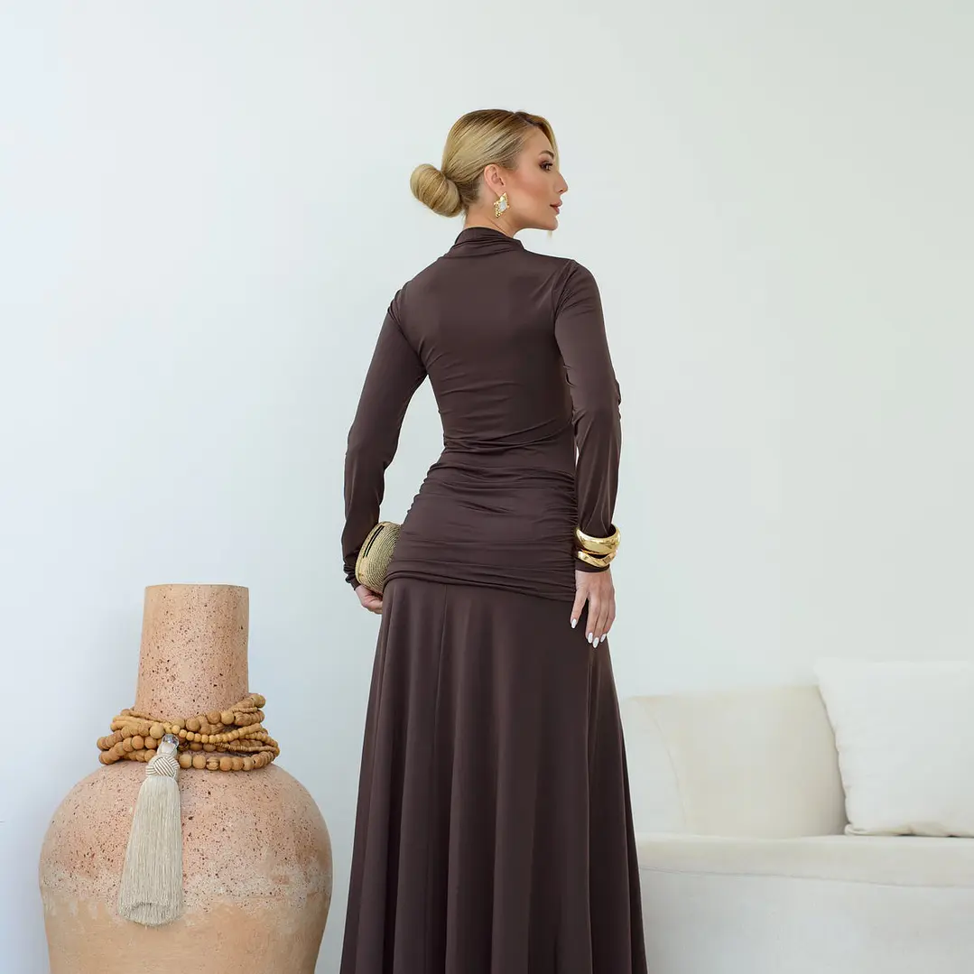 Vestido Alice Marrón - Elegancia Drapeada en Fluit 🇧🇷 3