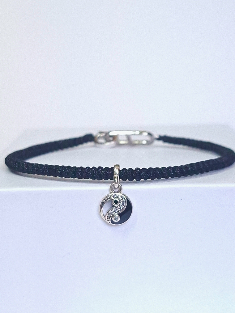 Pulsera yin yang minimalista 1