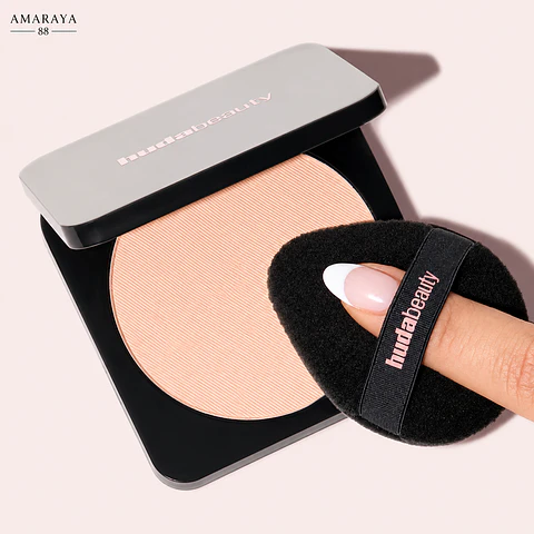 HUDA BEAUTY  Easy Bake Powder Puff Duo 
