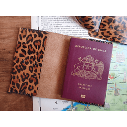 Funda pasaporte de cuero color Leopardo