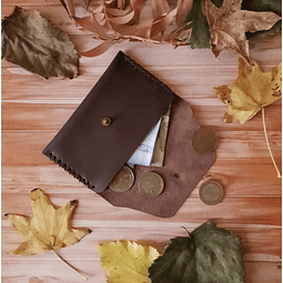 50% DE DESCUENTO Monedero de cuero color Chocolate