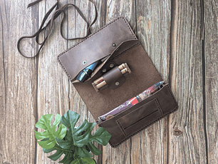 Tabaquera de cuero color Cafe con Leche