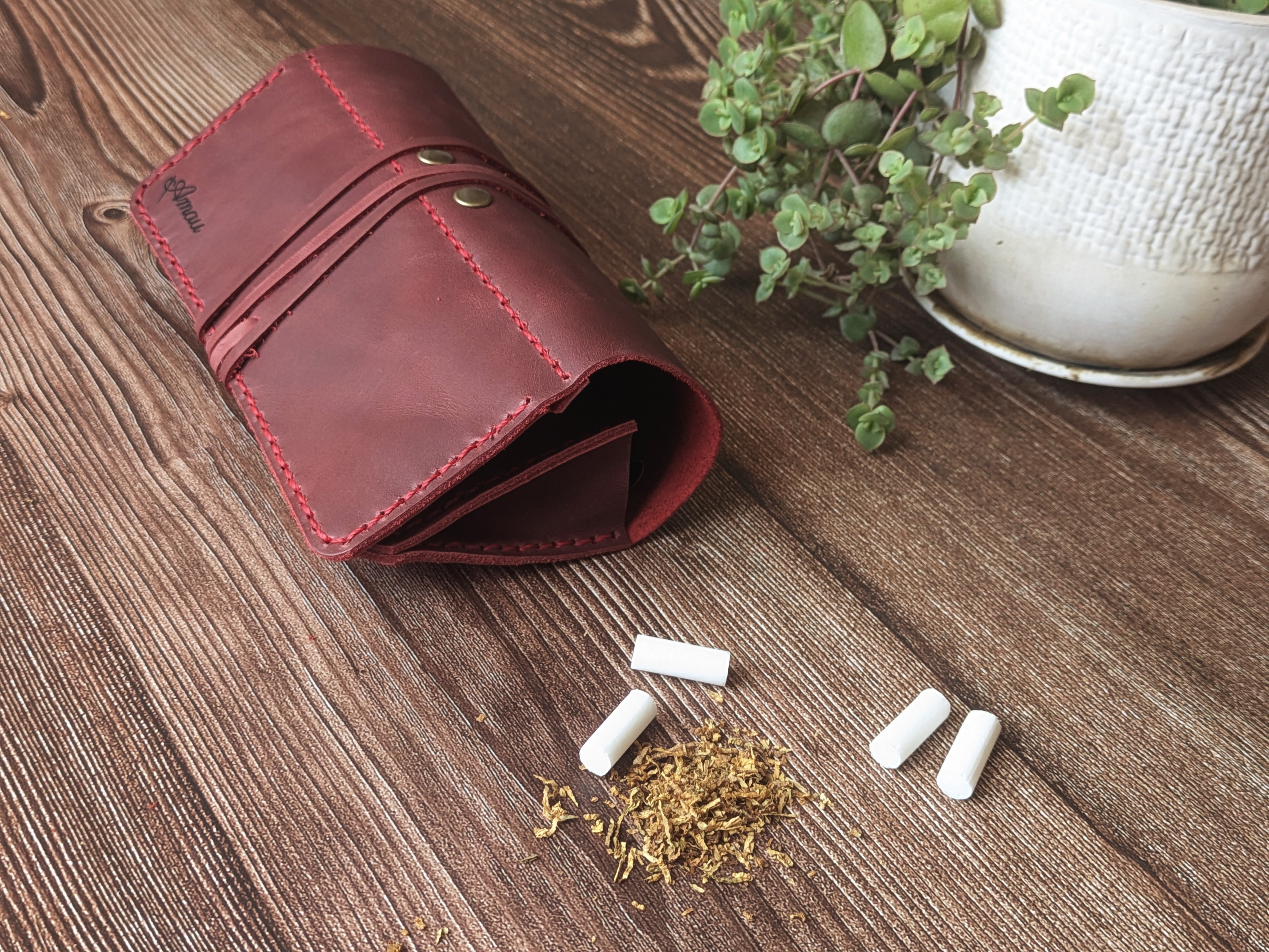 Tabaquera de cuero color Cereza 4