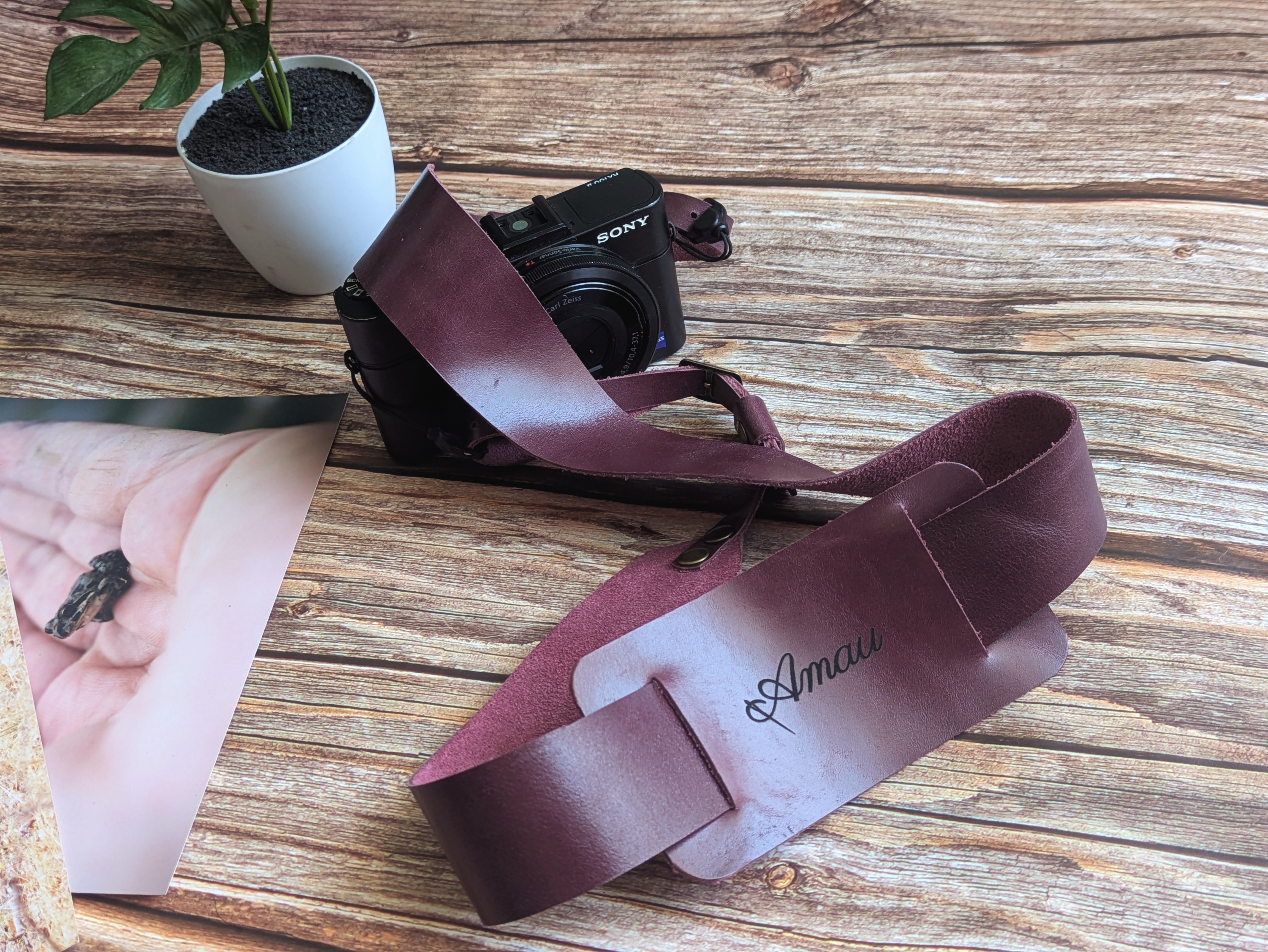 Correa para cámara fotográfica ETC cuero color Uva 1