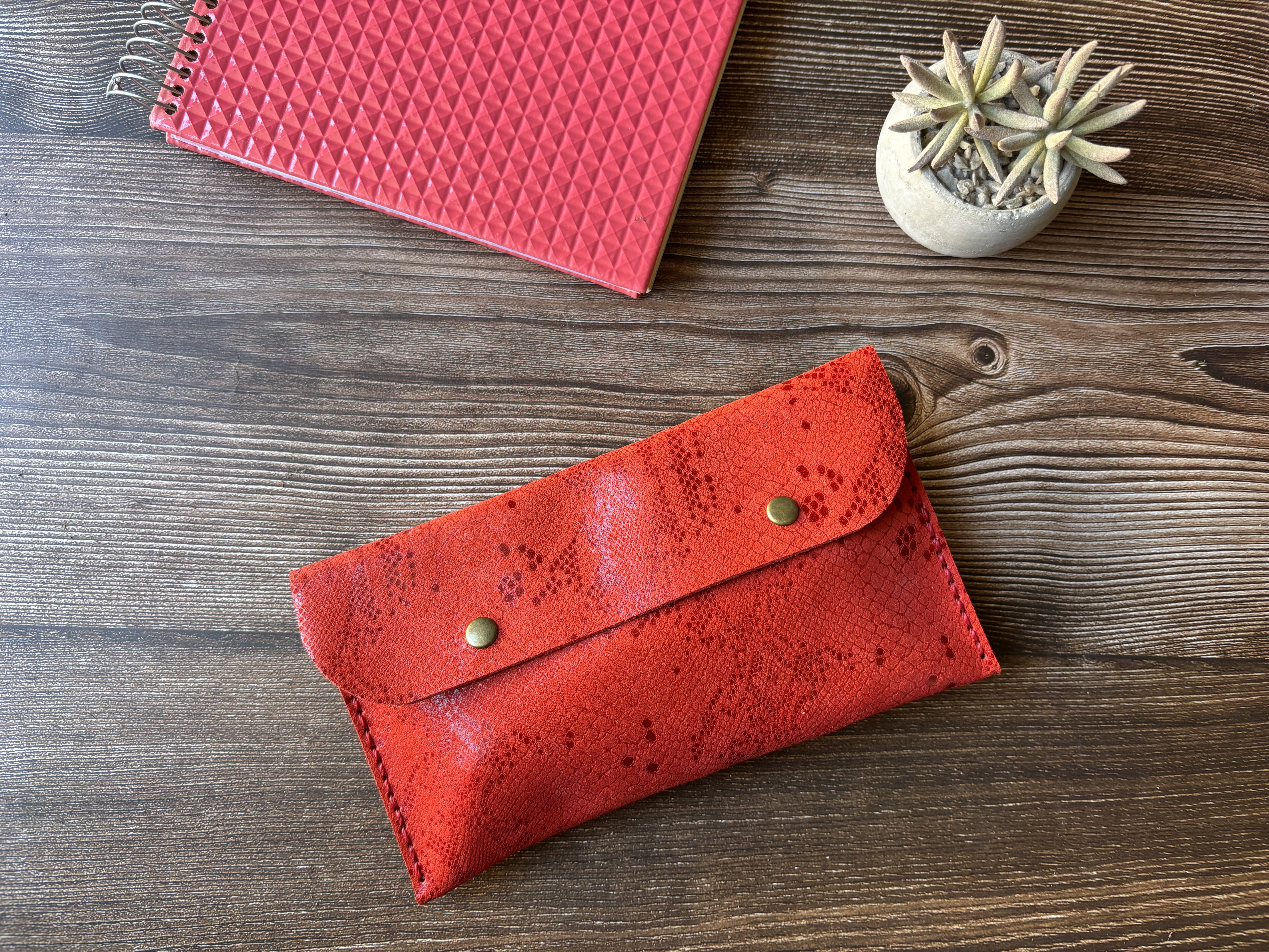 Estuche de cuero color Matuasto Rojo L 4