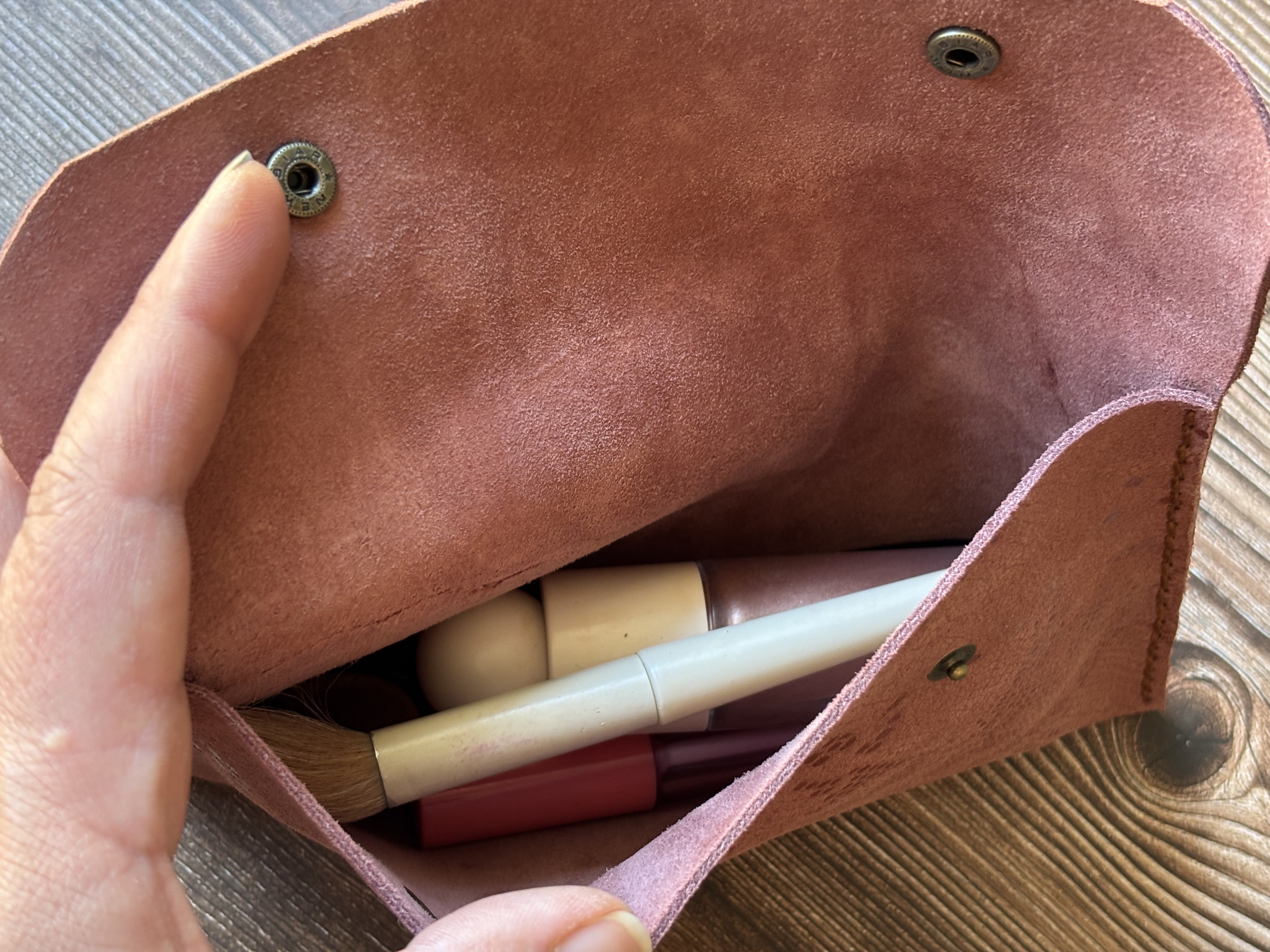 Estuche de cuero color Matuasto Rosa L 2