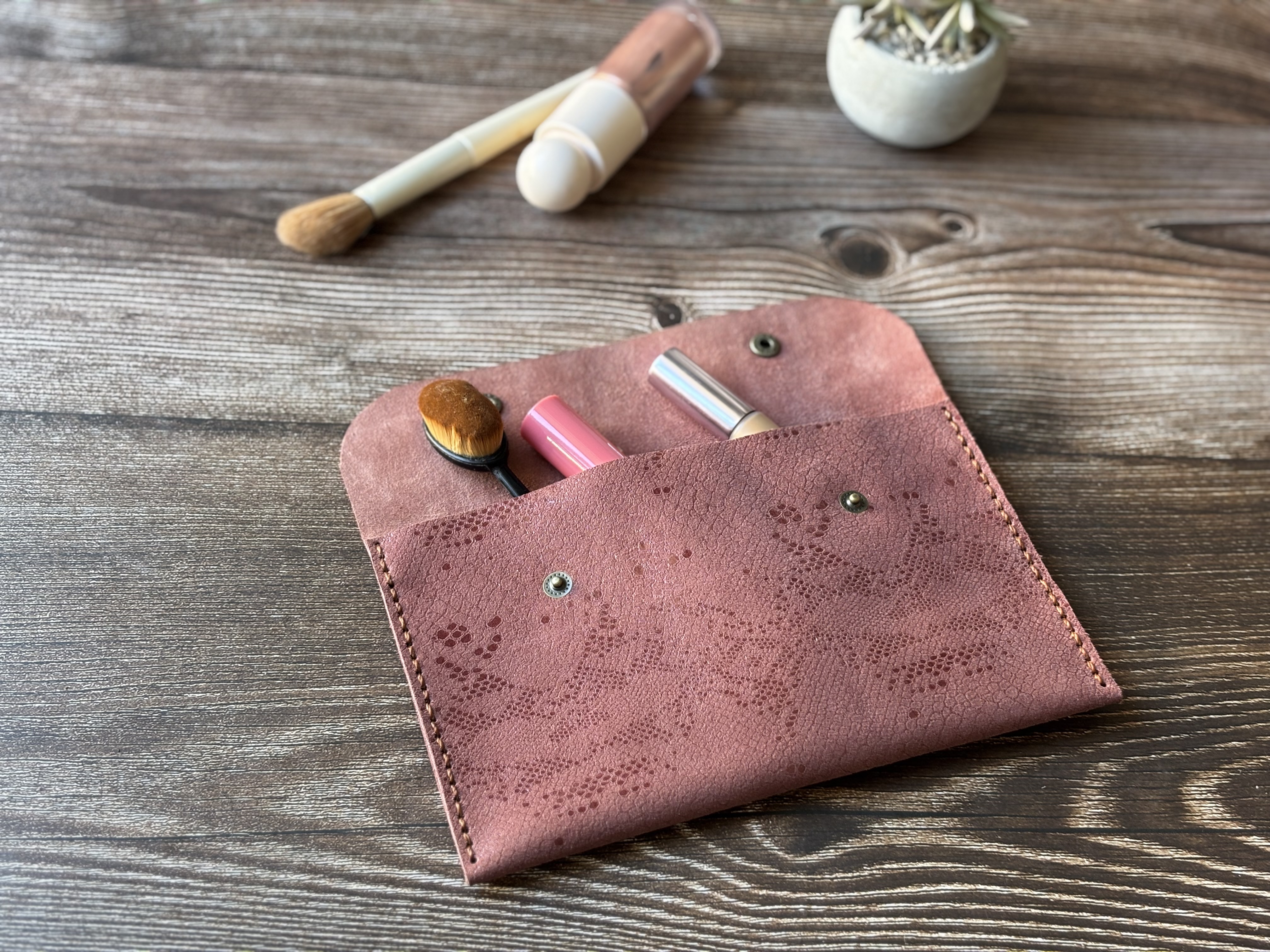 Estuche de cuero color Matuasto Rosa L 1