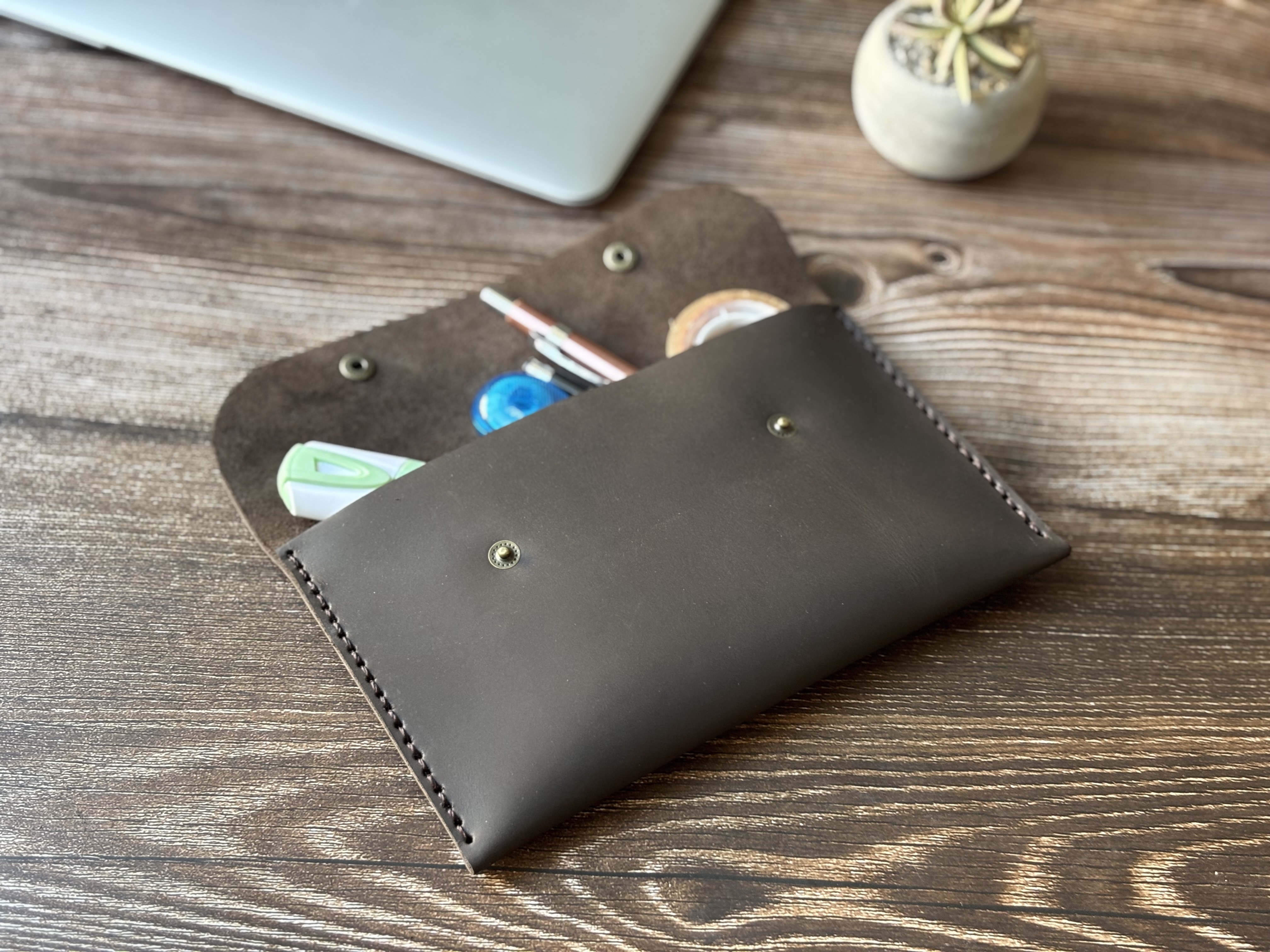 Estuche de cuero color Café Moro L 1