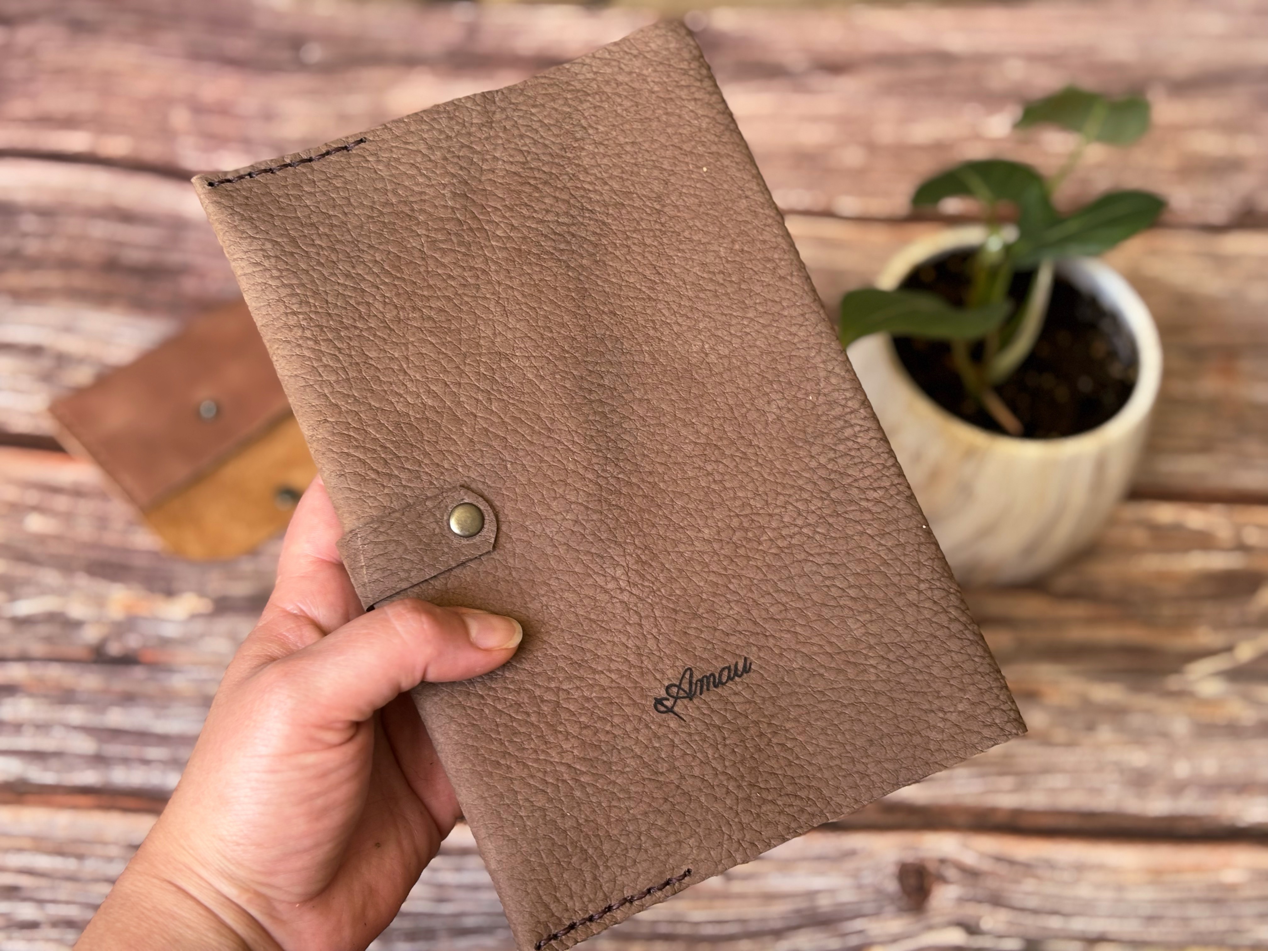 Bitácora recargable cierre hebilla color Chocolate  4