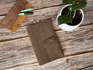 Bitácora recargable cierre hebilla color Chocolate 