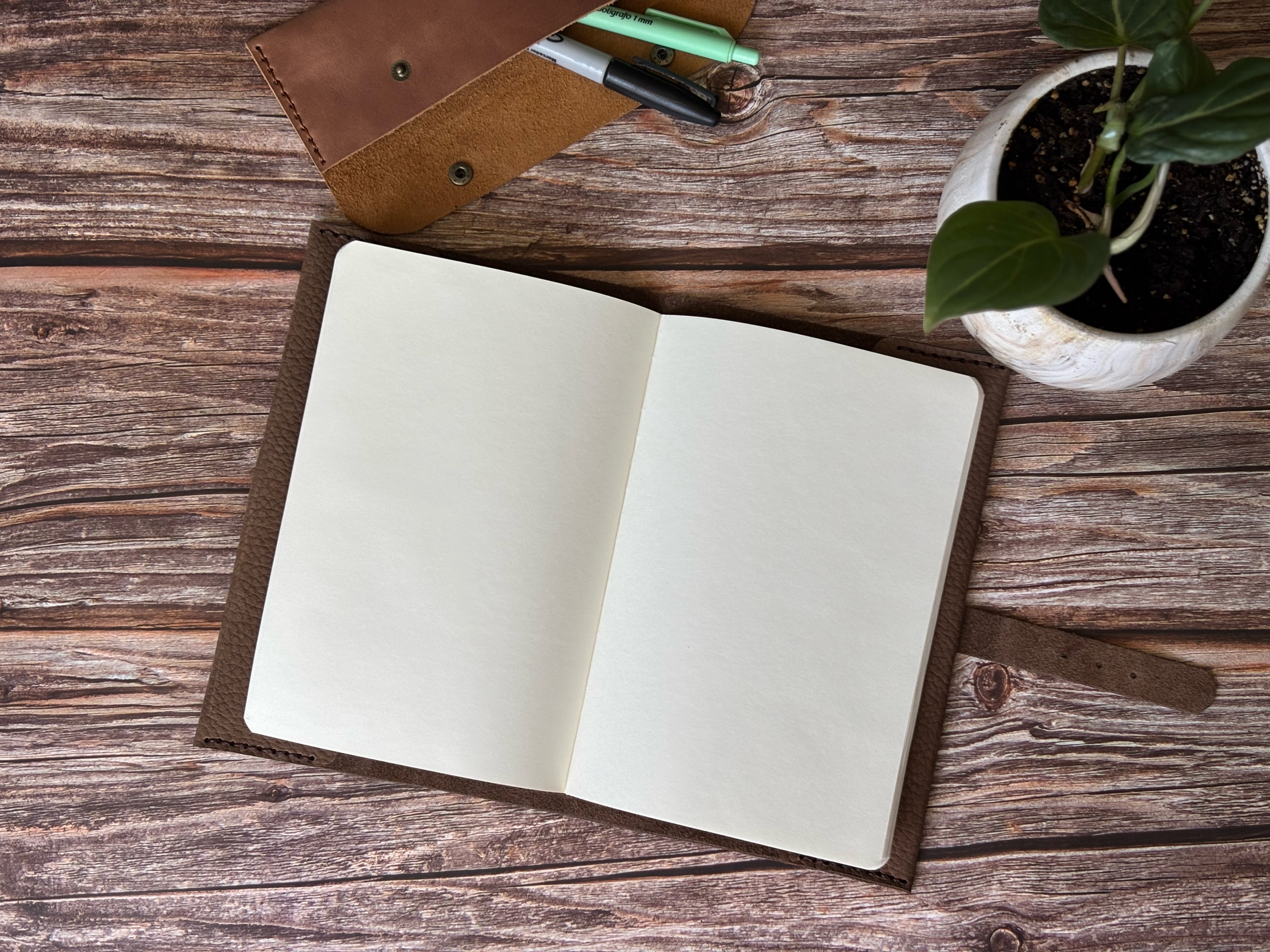 Bitácora recargable cierre hebilla color Chocolate  3