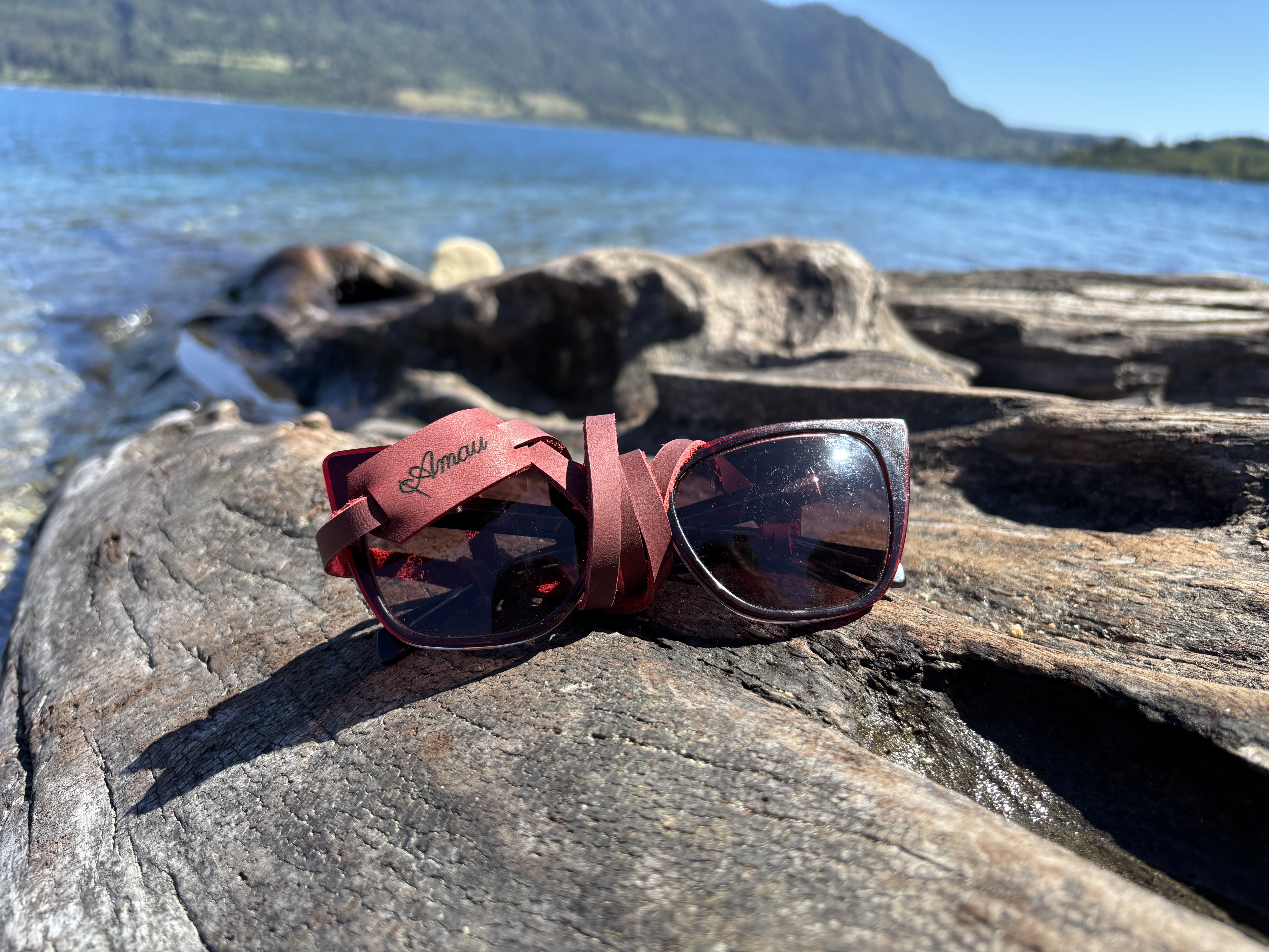 Strap de cuero para lentes color Cereza 4