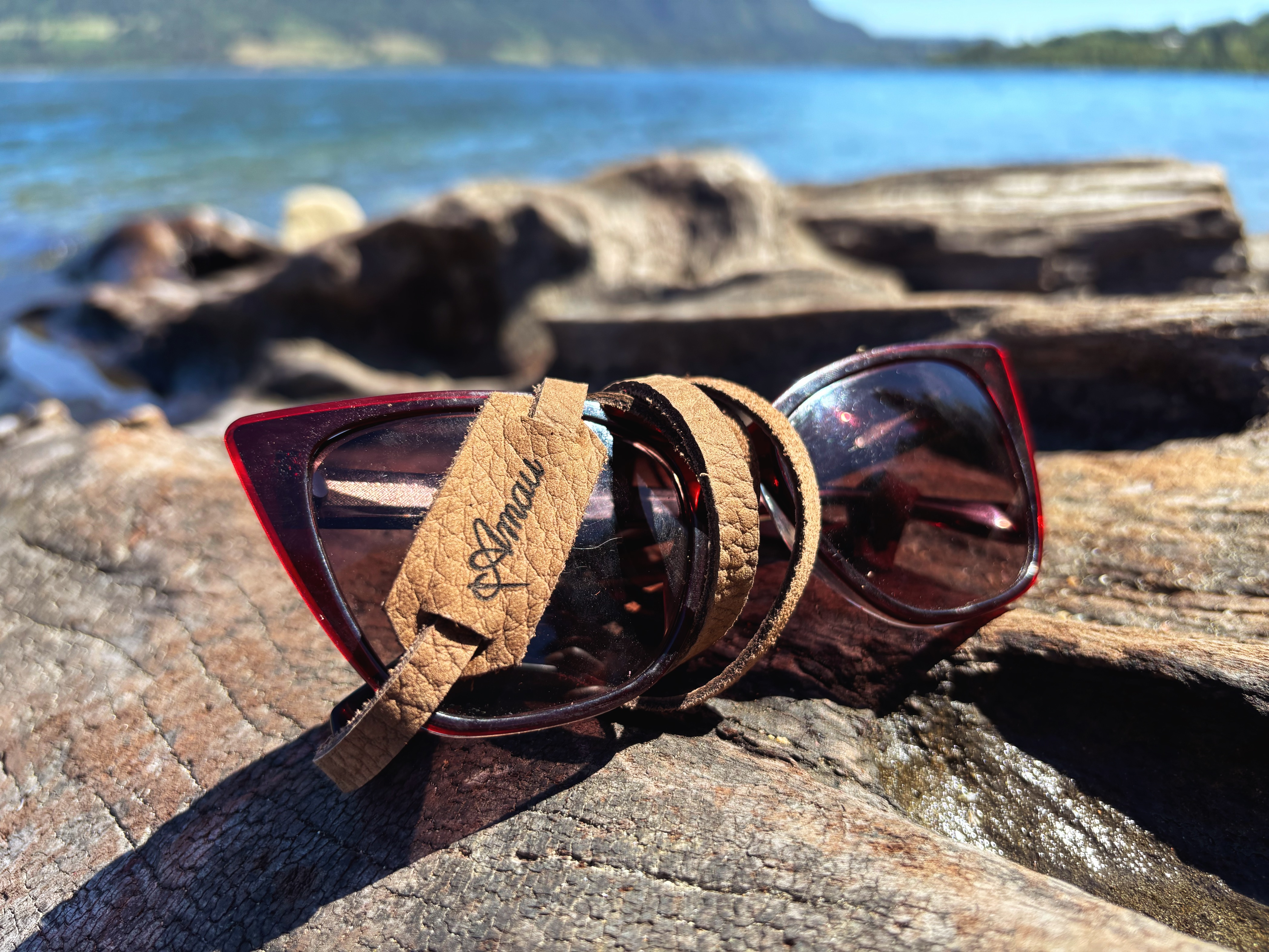 Strap para lentes cuero color Café 4