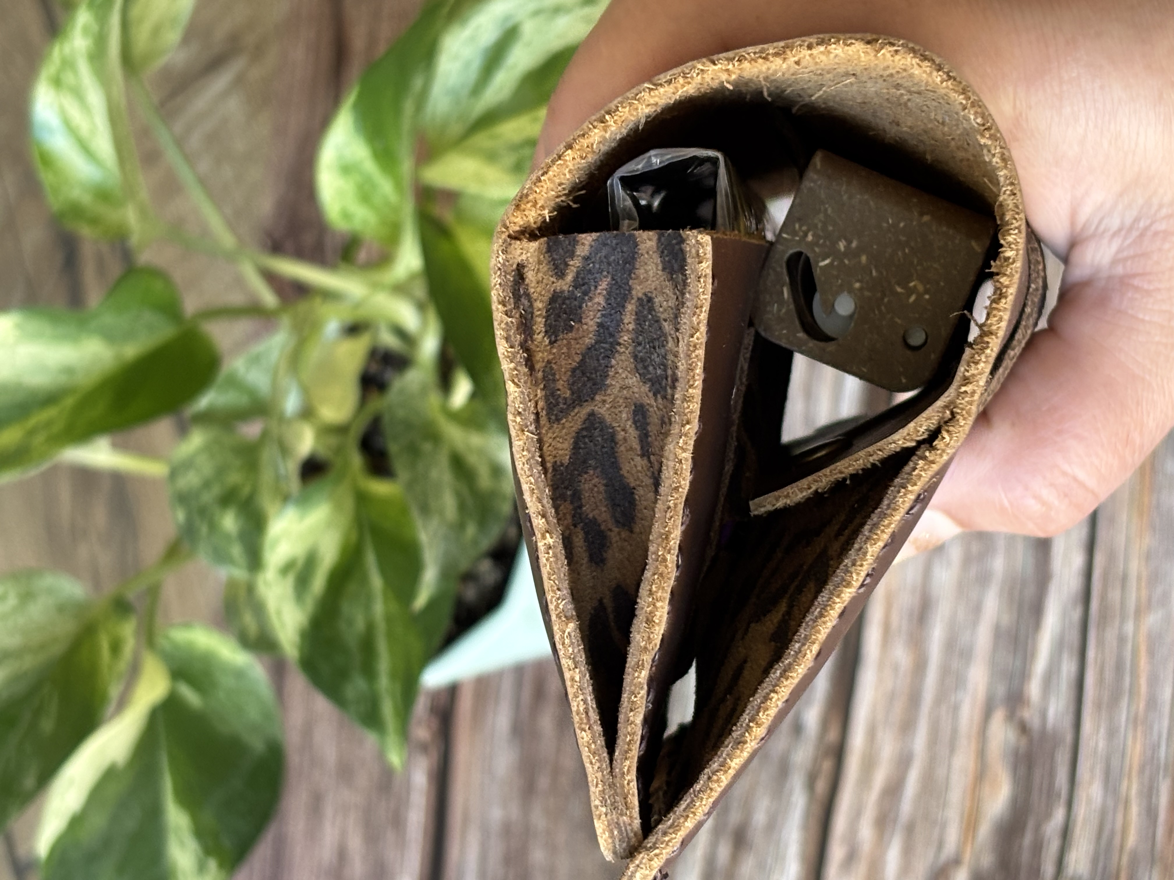 Tabaquera de cuero color Leopardo Chocolate 6