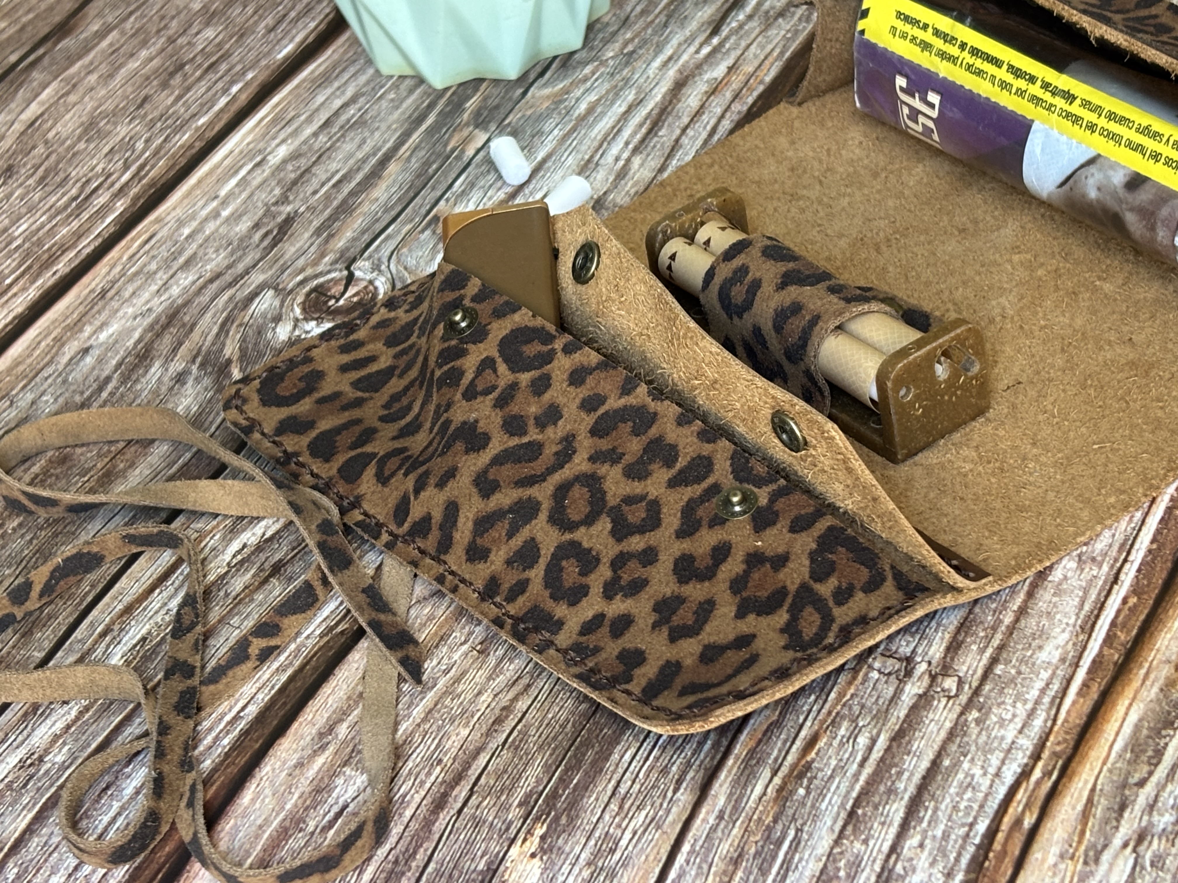 Tabaquera de cuero color Leopardo Chocolate 4