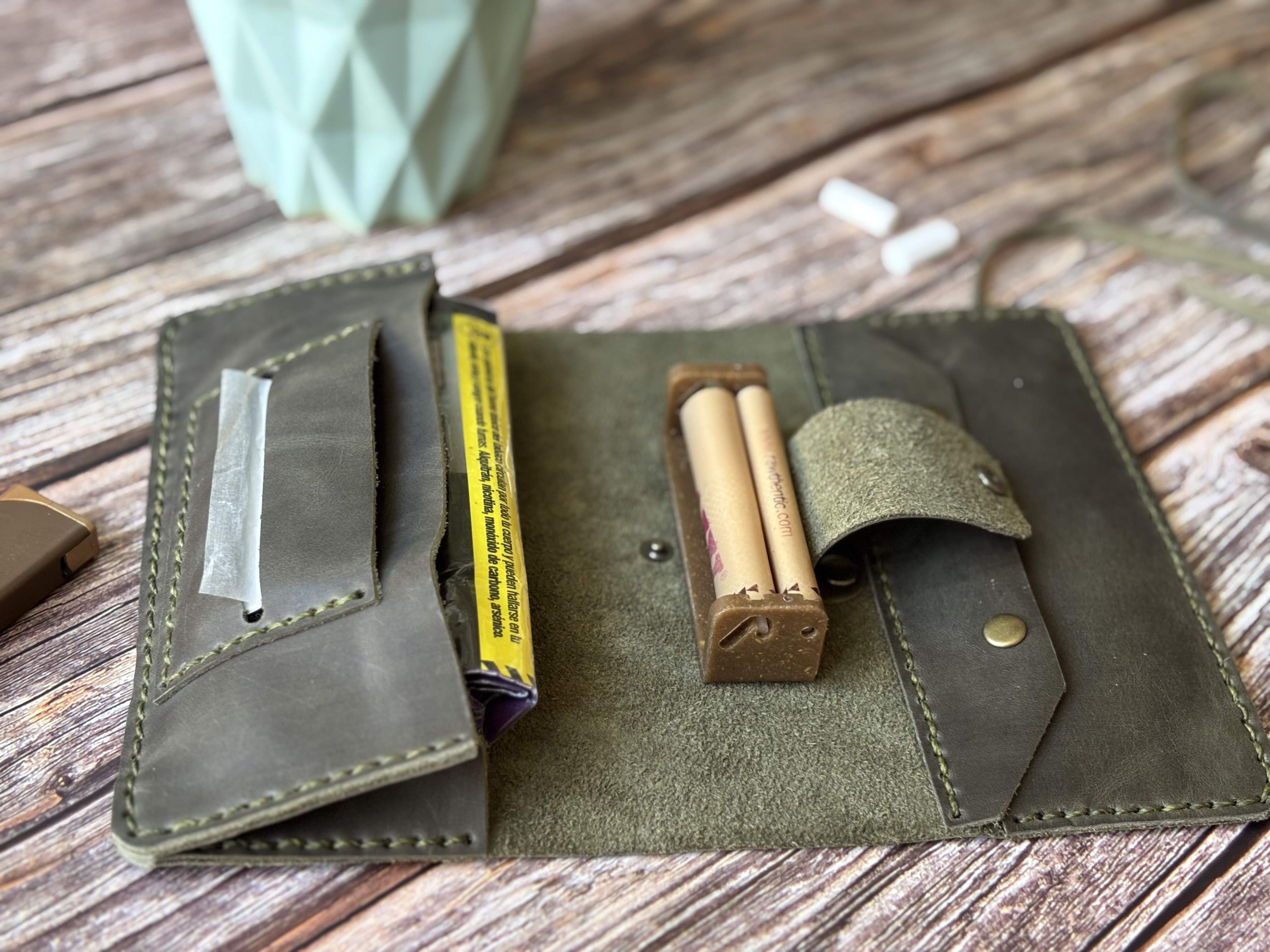 Tabaquera de cuero color Verde Musgo 2