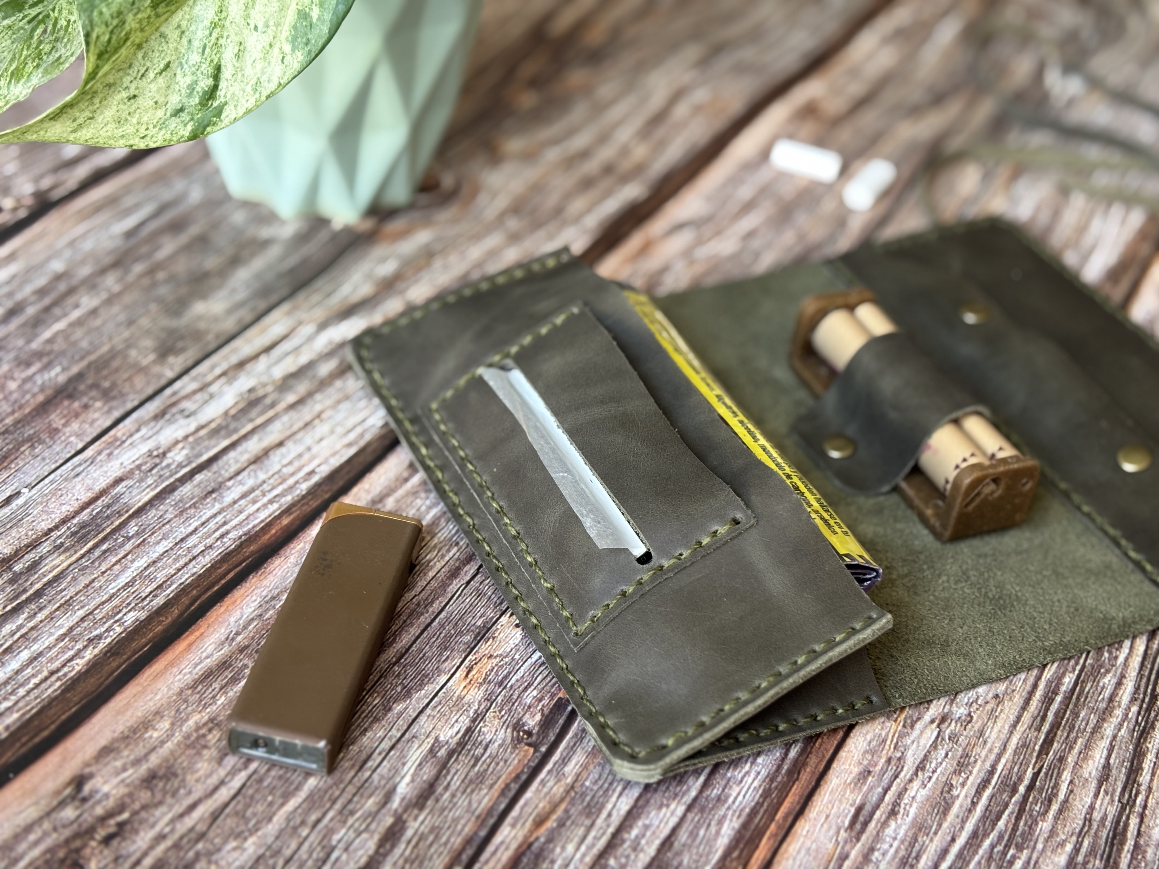 Tabaquera de cuero color Verde Musgo 7