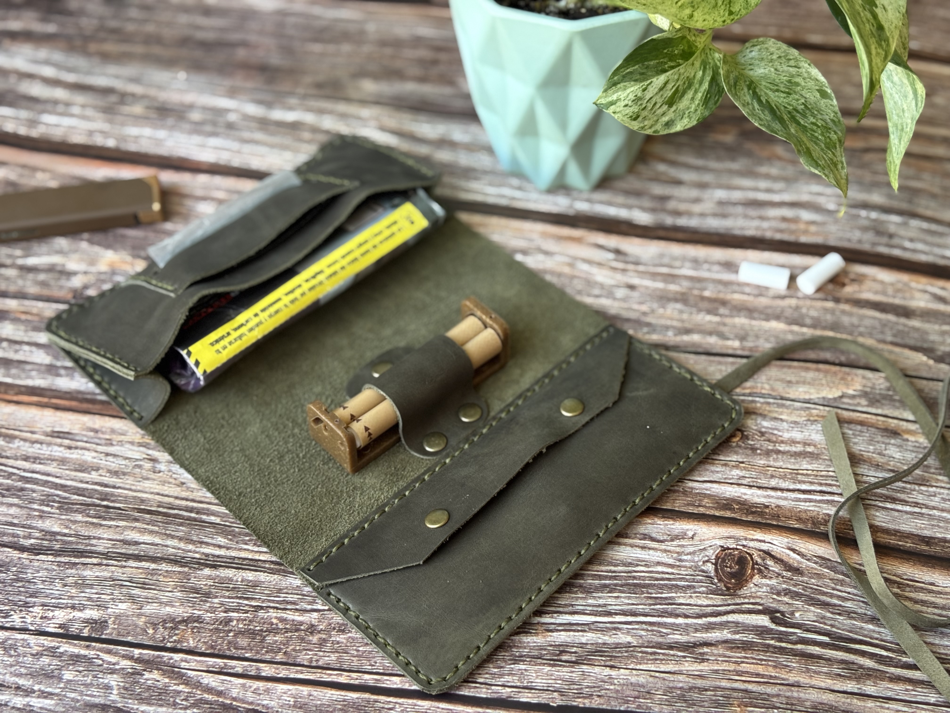 Tabaquera de cuero color Verde Musgo 6