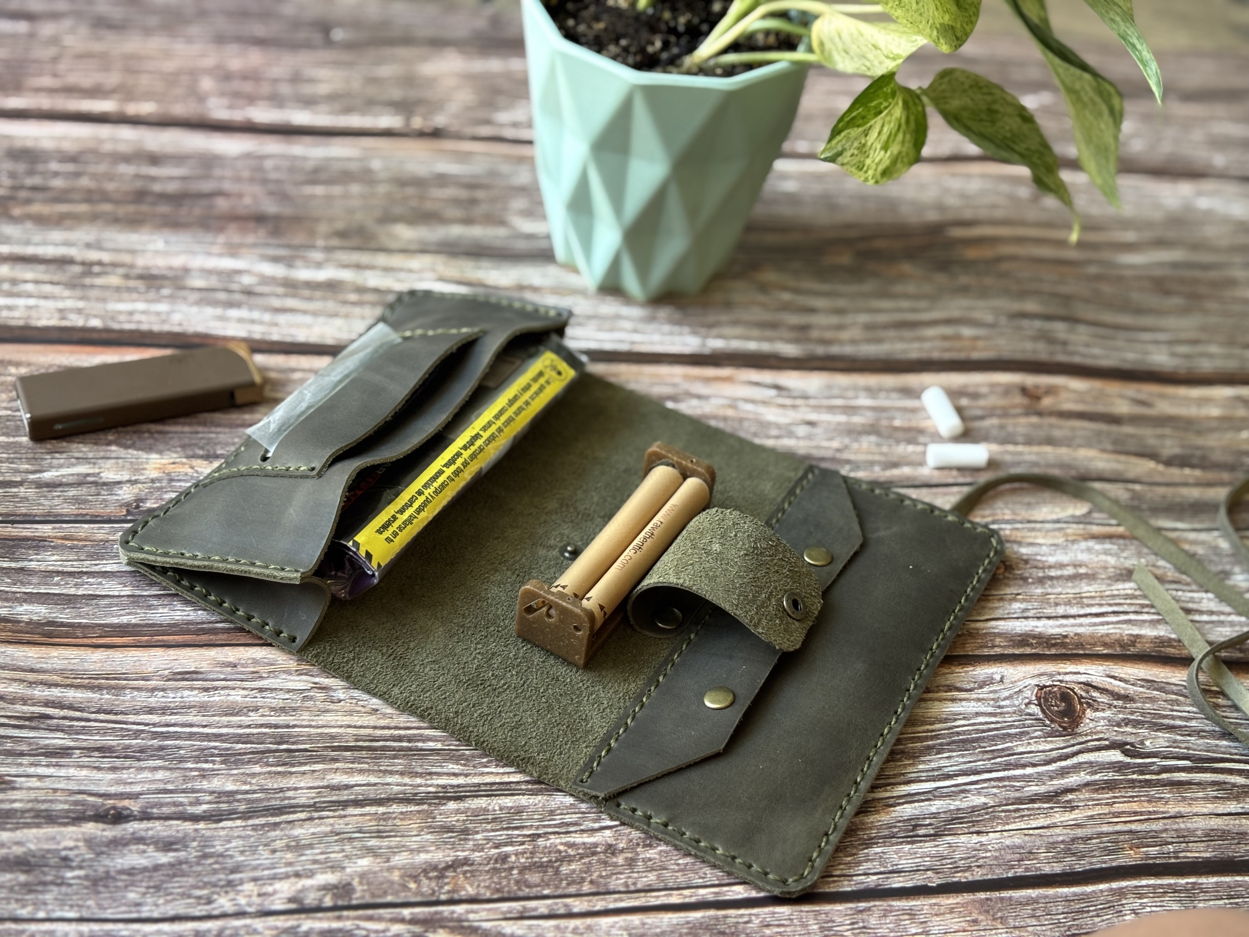 Tabaquera de cuero color Verde Musgo 10