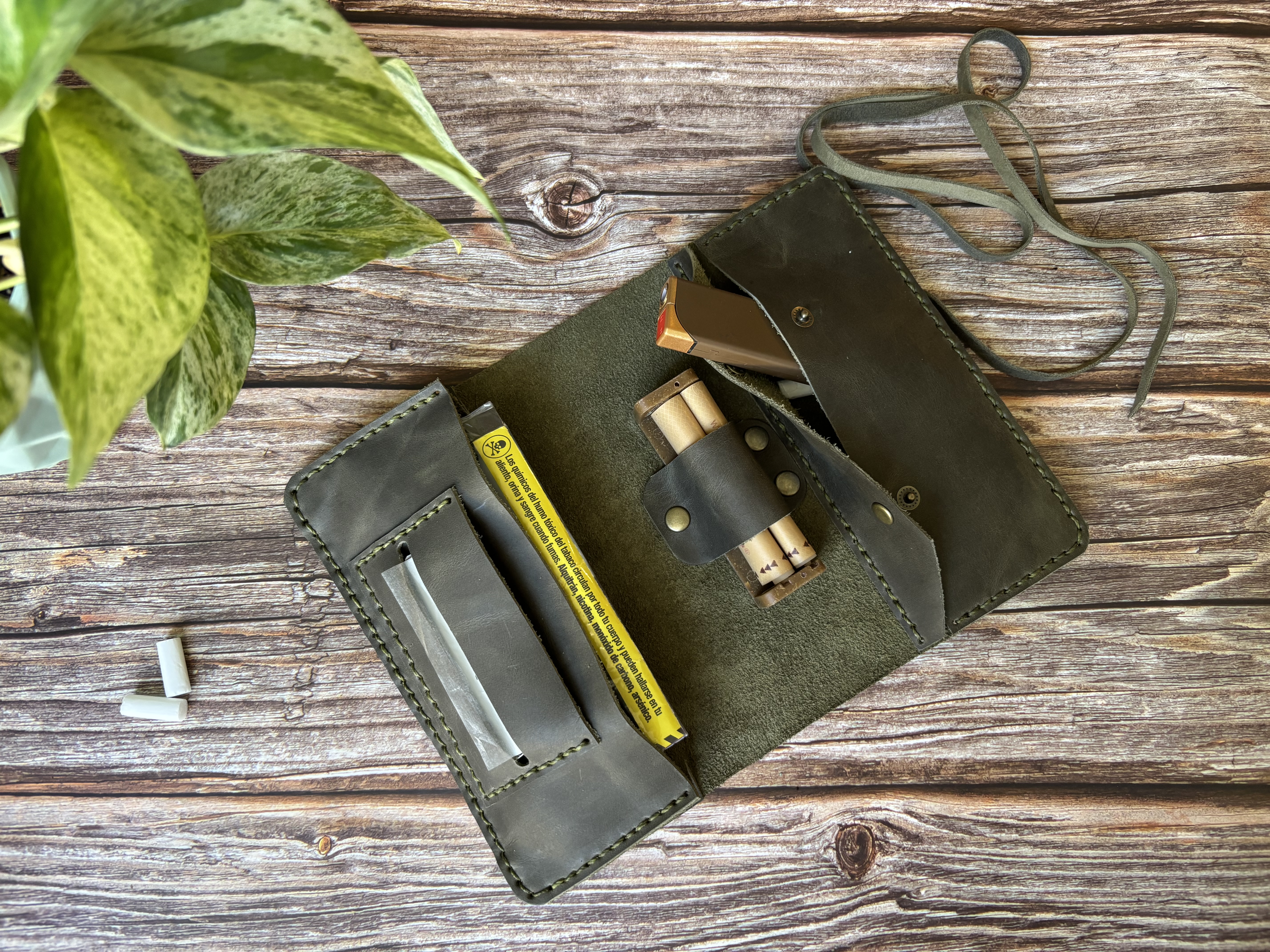 Tabaquera de cuero color Verde Musgo 1