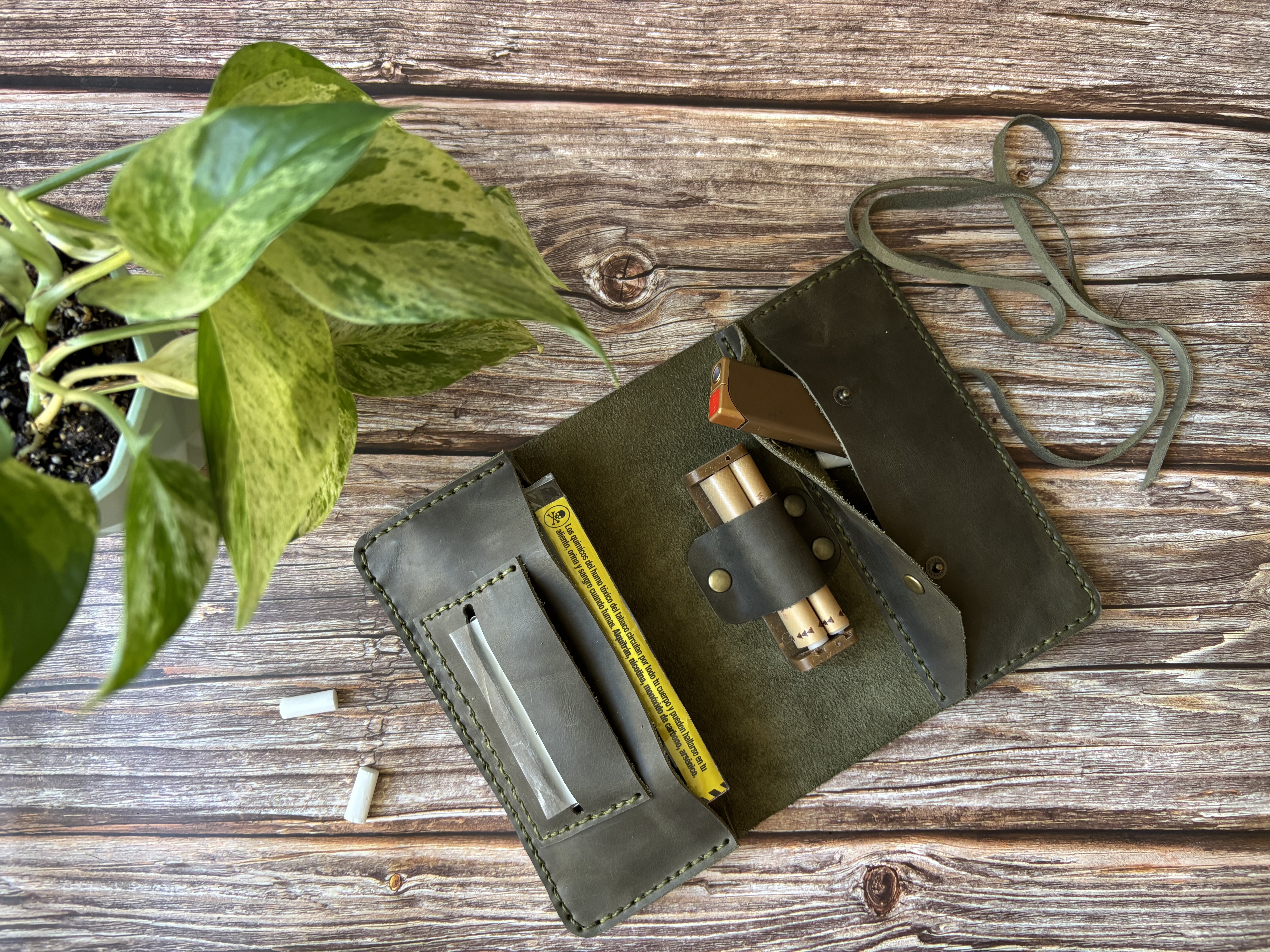 Tabaquera de cuero color Verde Musgo 11