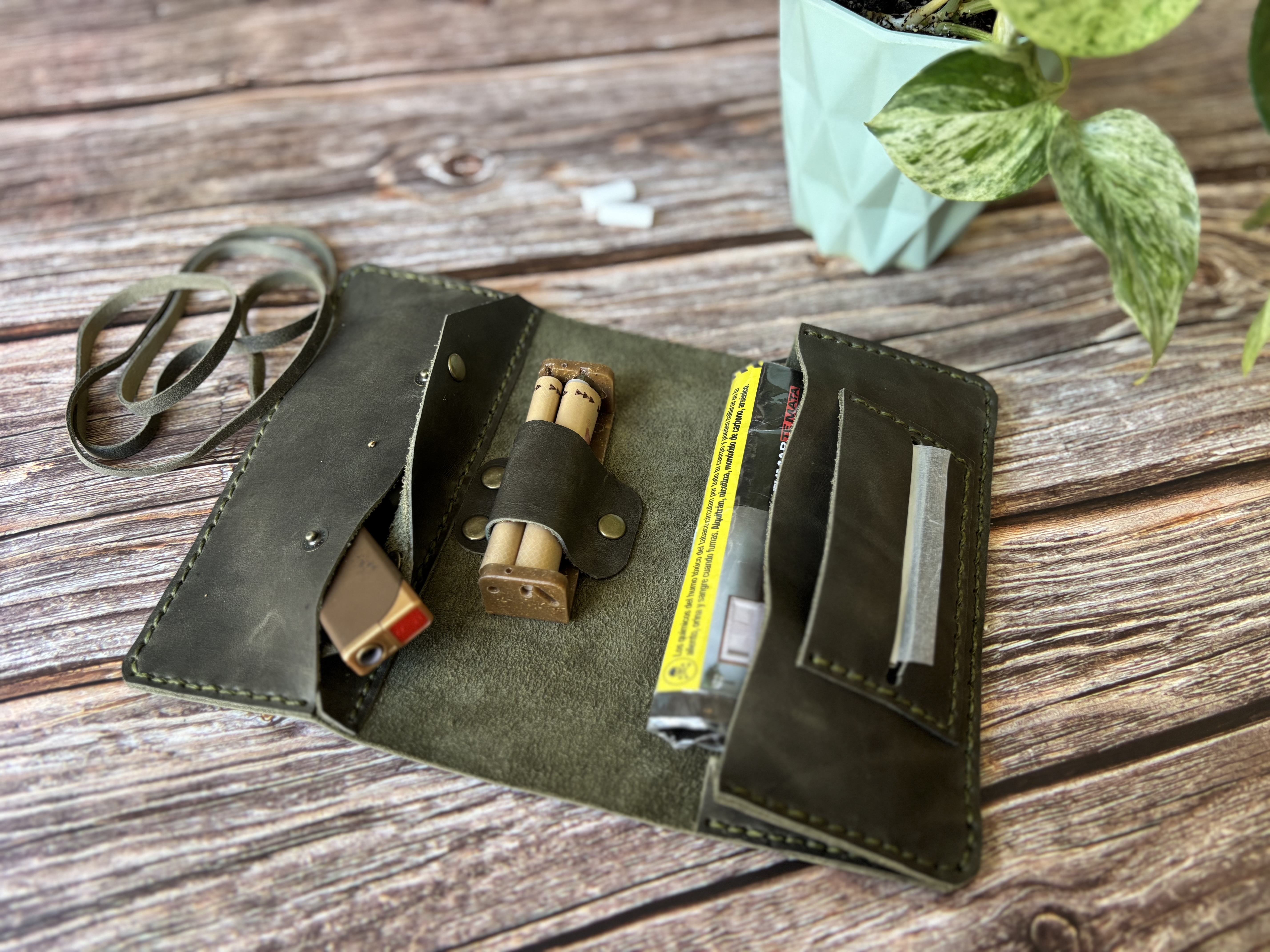 Tabaquera de cuero color Verde Musgo 12
