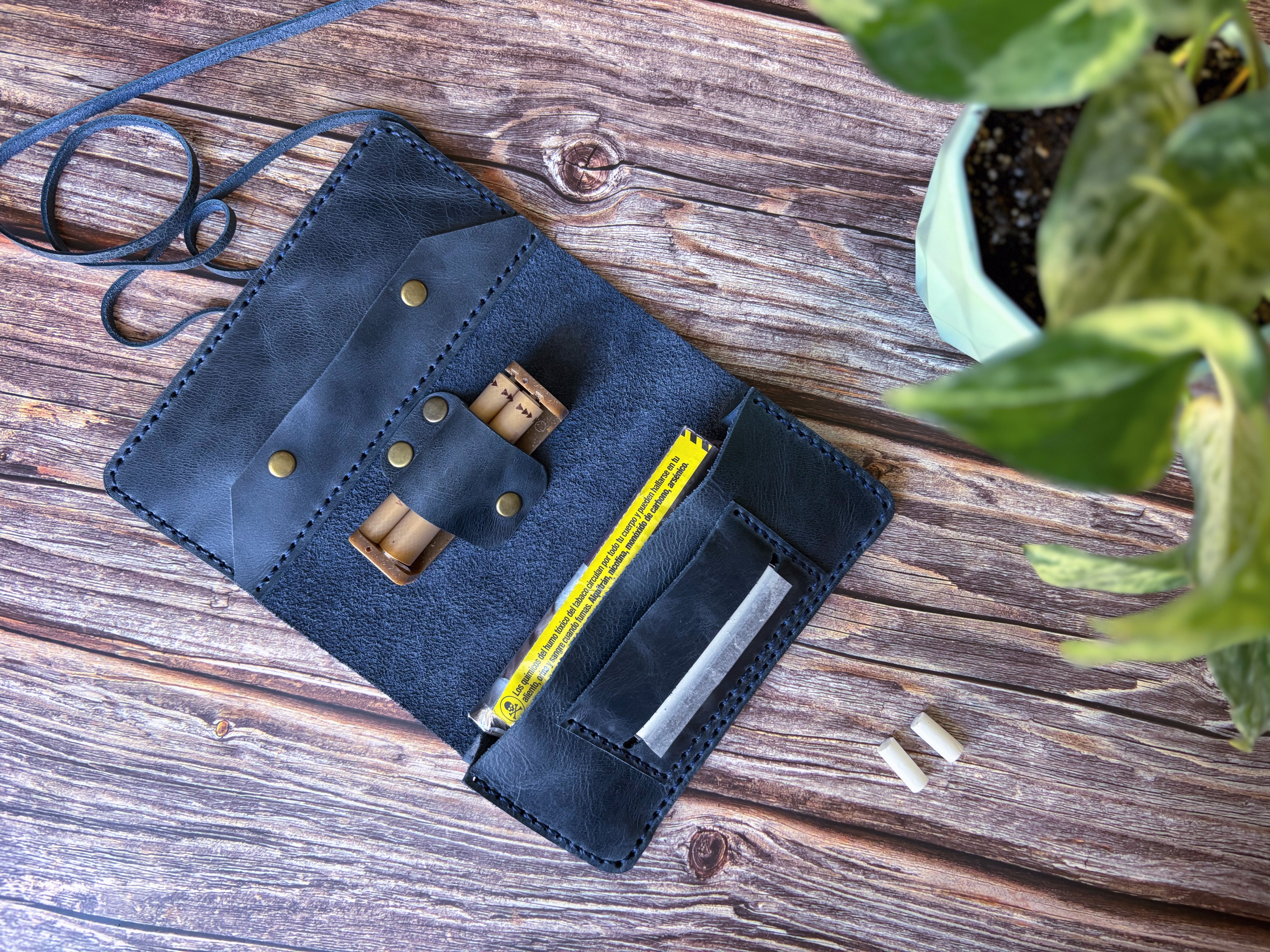 Tabaquera de cuero color azul 12