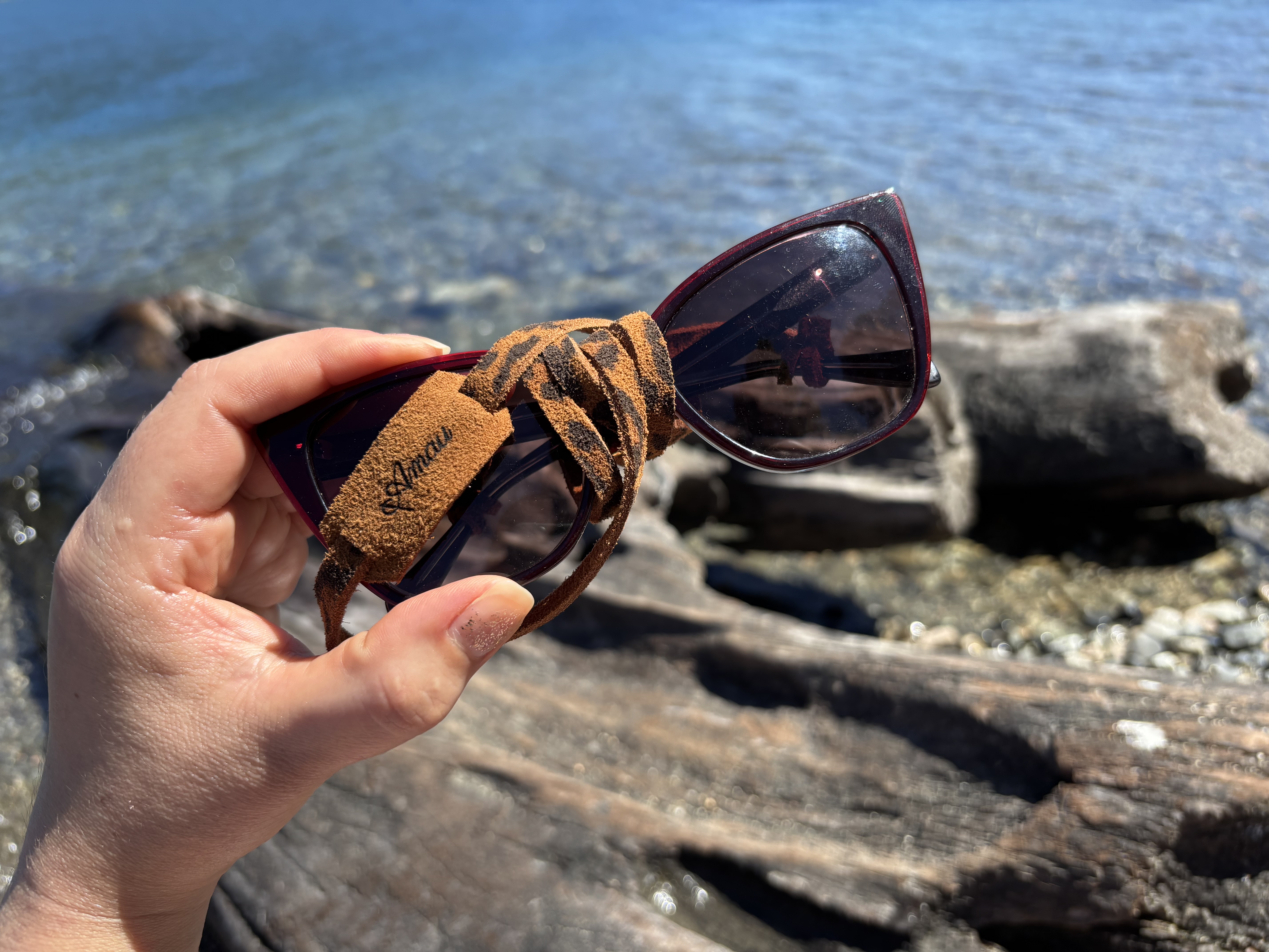 Correa de cuero para lentes ópticos o de sol  color Leopardo Tabaco 3