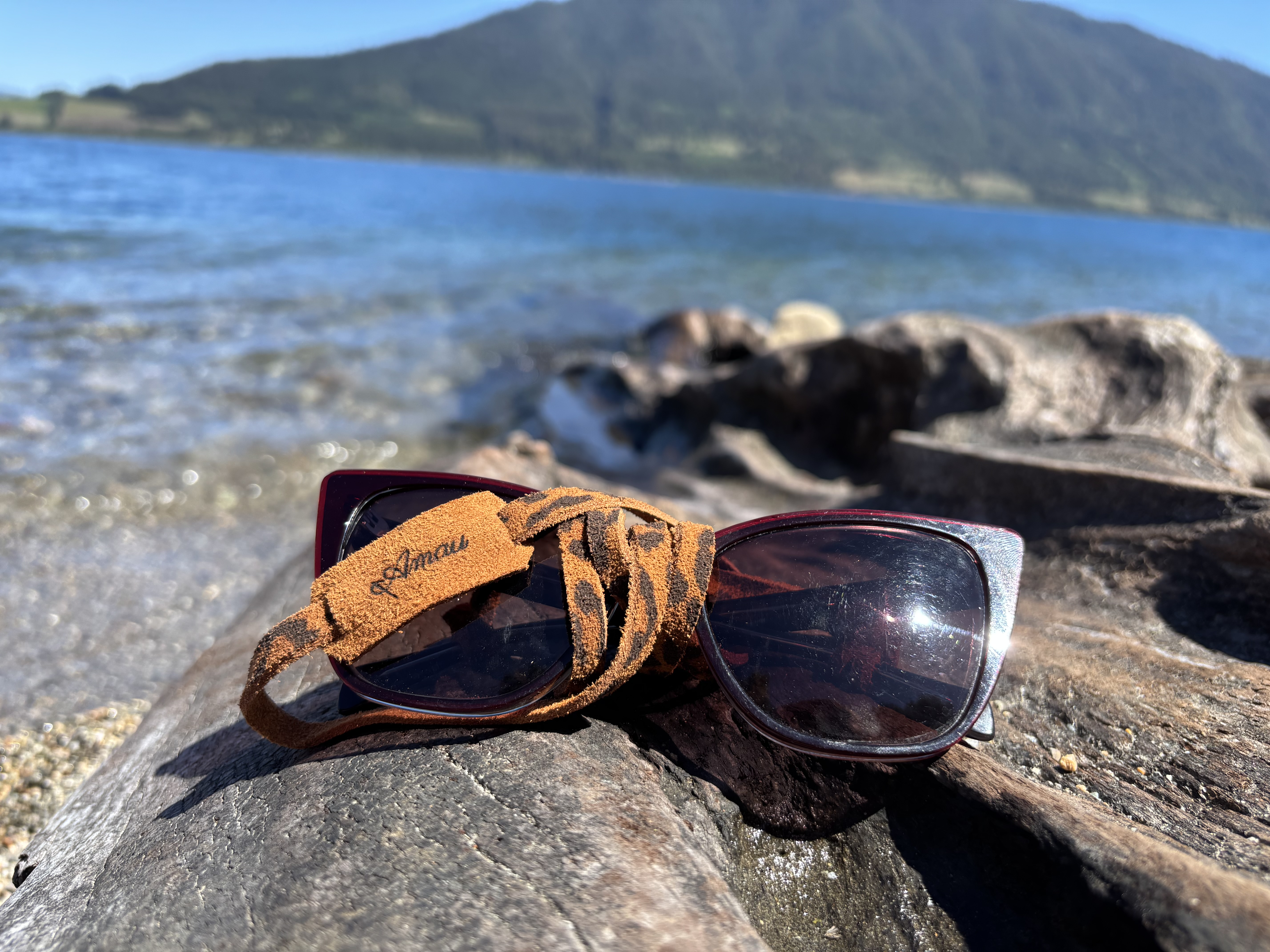 Correa de cuero para lentes ópticos o de sol  color Leopardo Tabaco 4