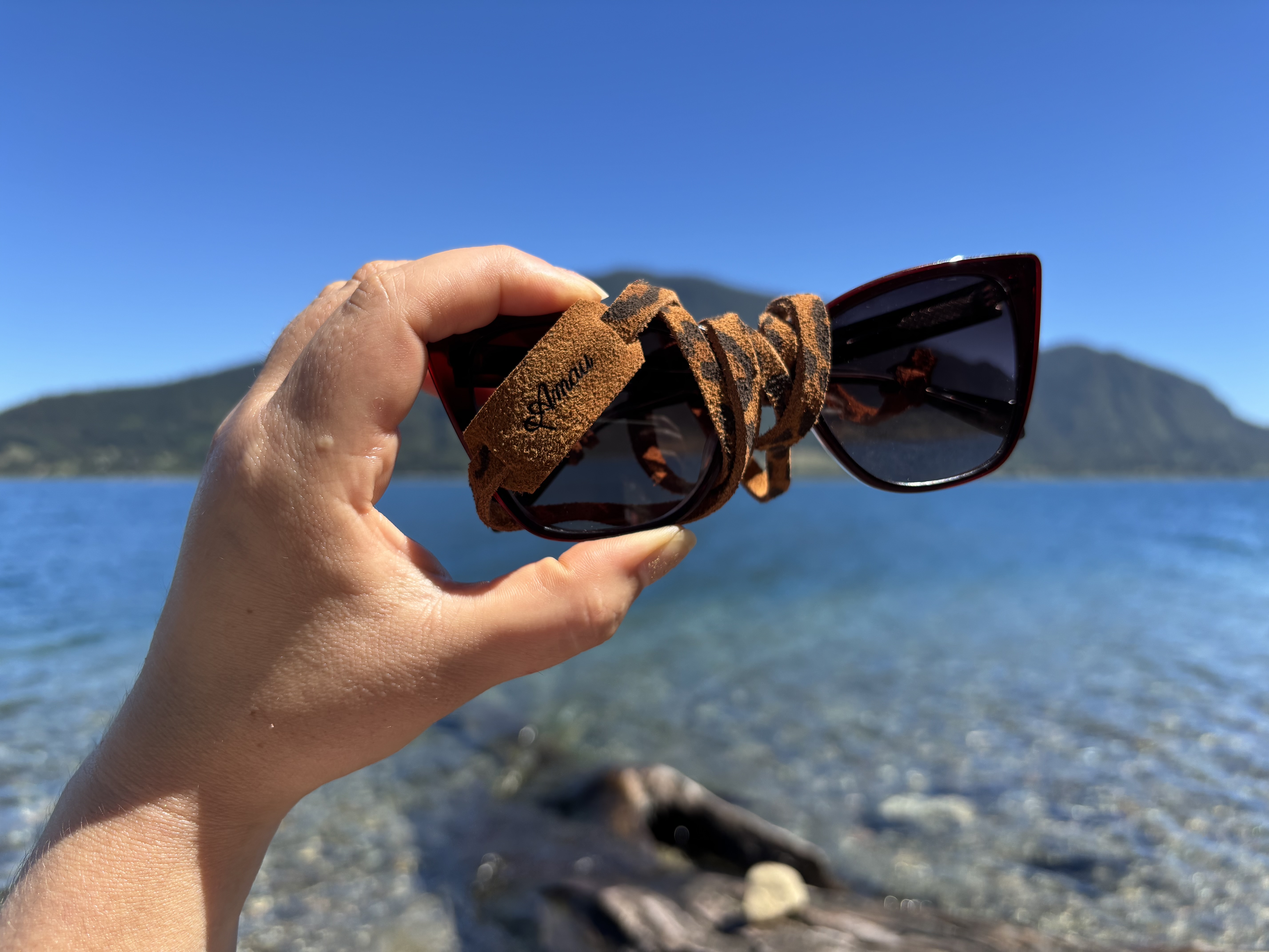 Correa de cuero para lentes ópticos o de sol  color Leopardo Tabaco 1