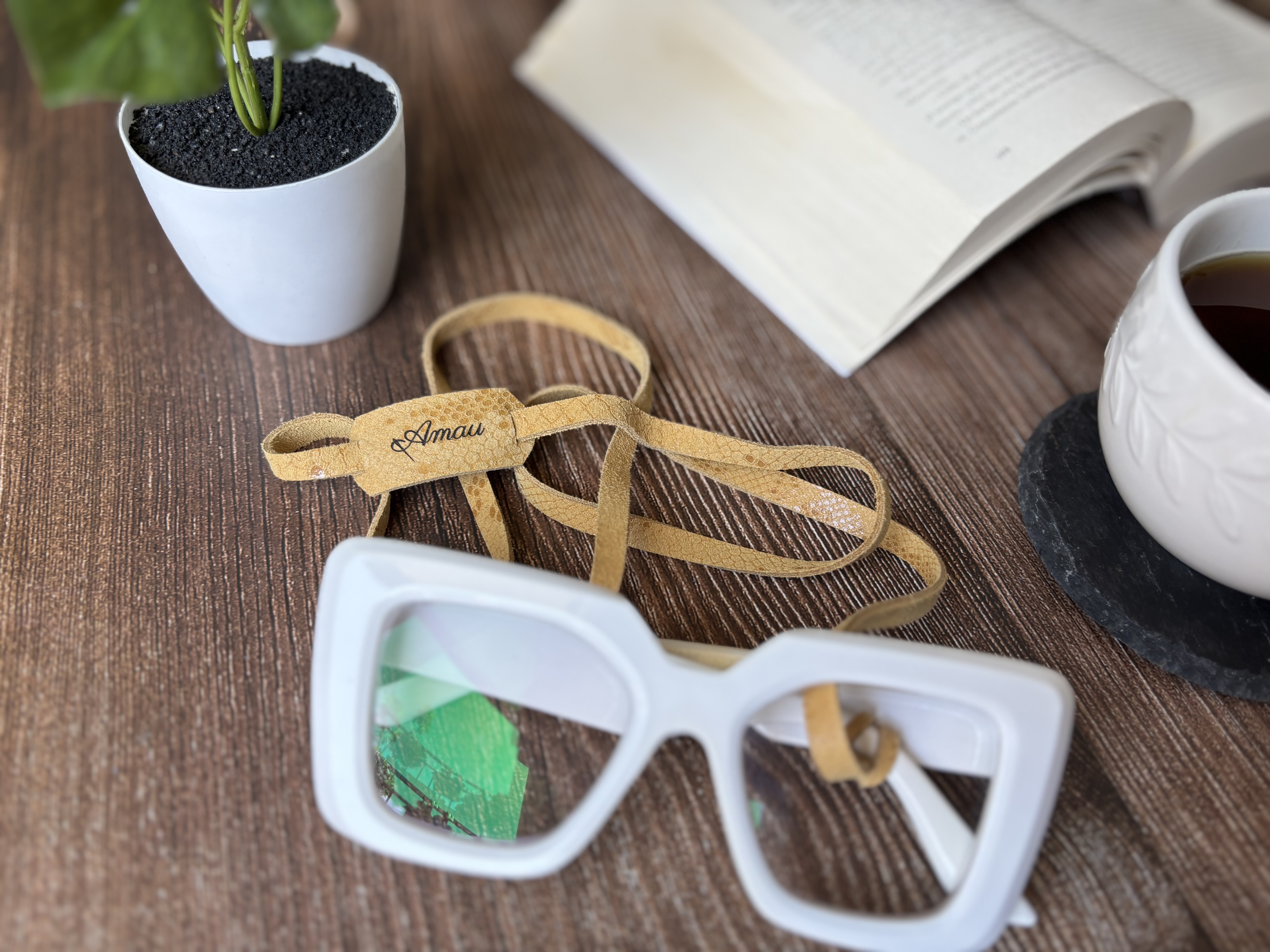 Correa de cuero sujetadora de lentes color Mostaza 2