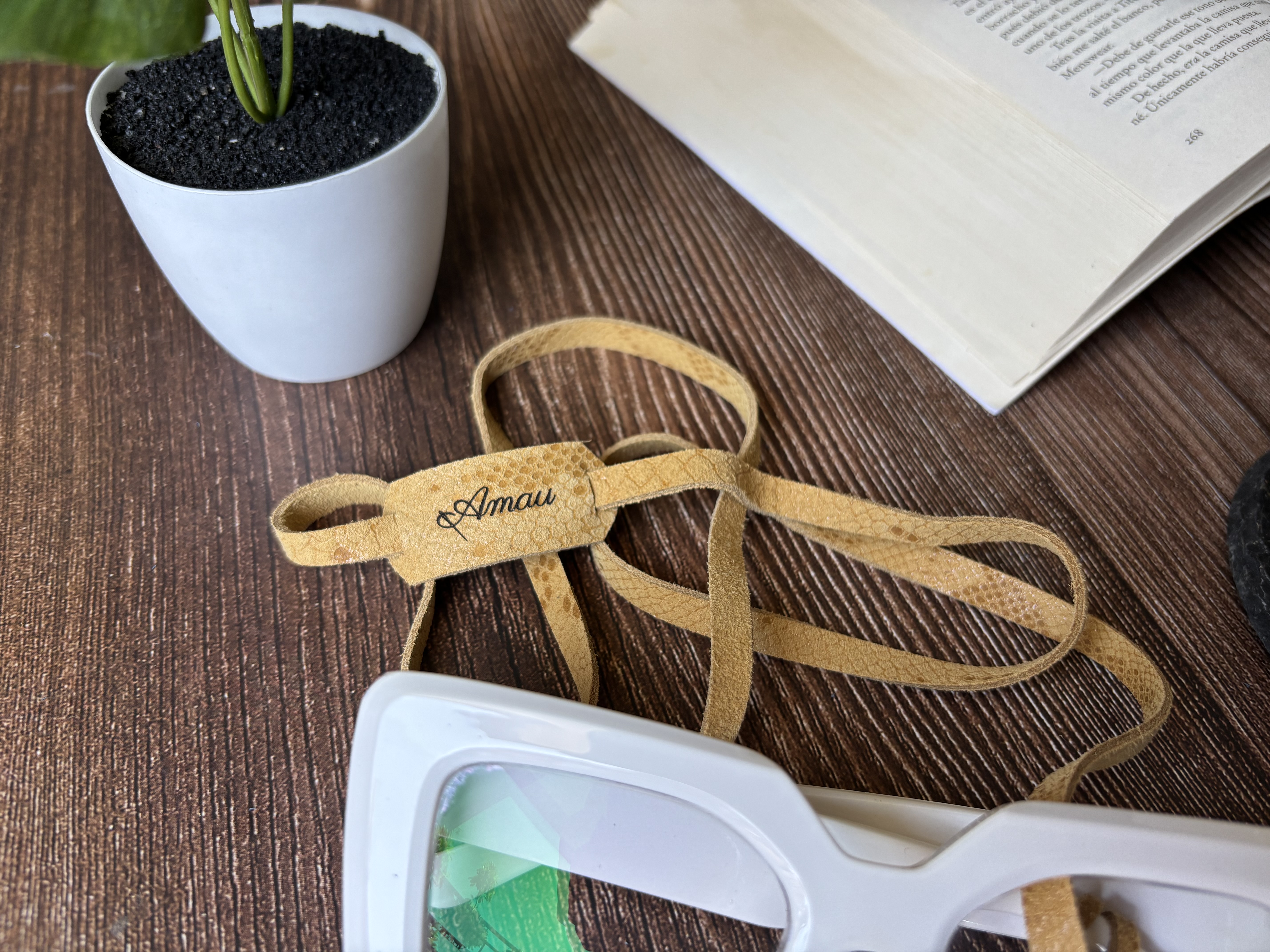 Correa de cuero sujetadora de lentes color Mostaza 1