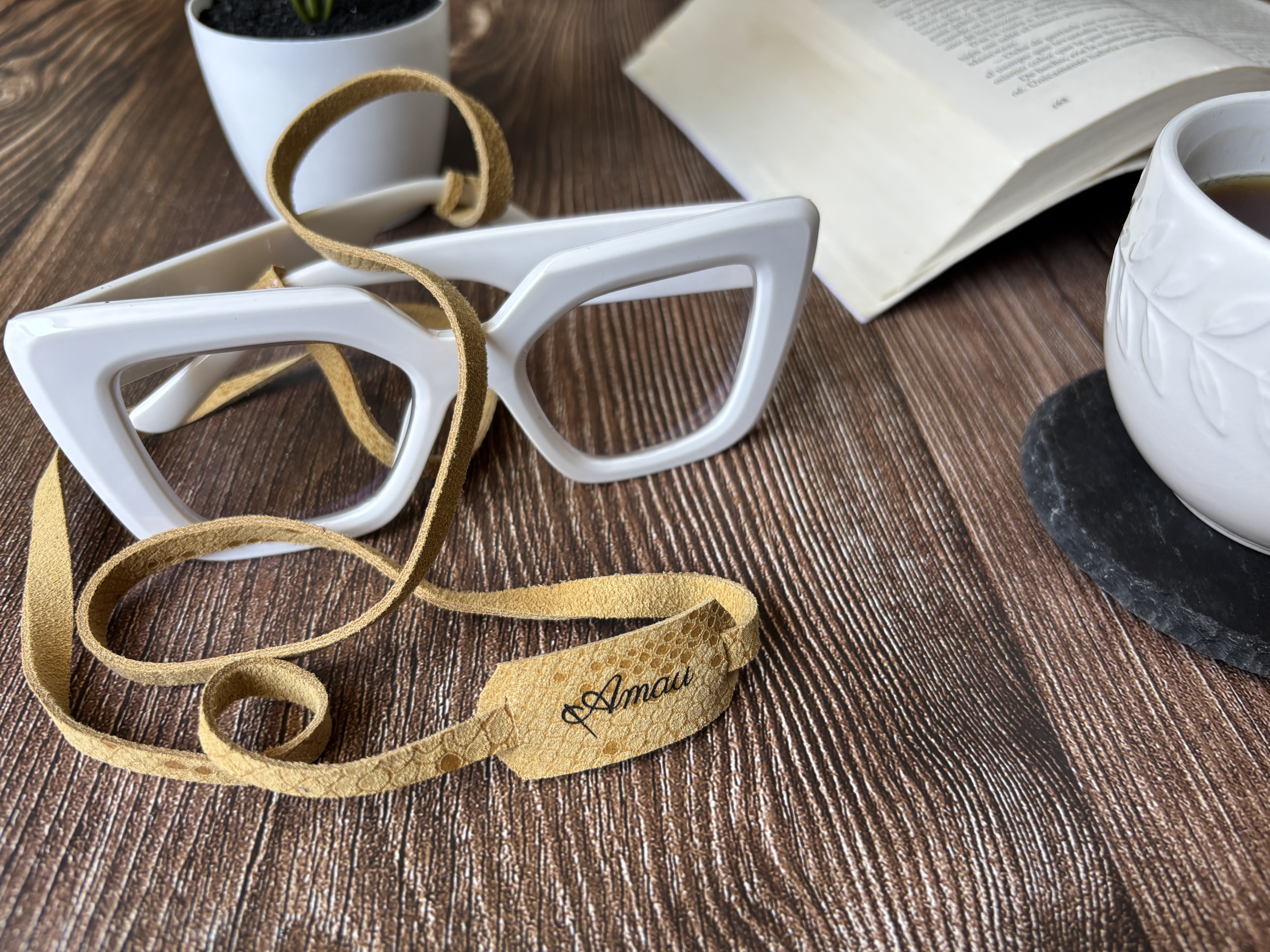 Correa de cuero sujetadora de lentes color Mostaza 8